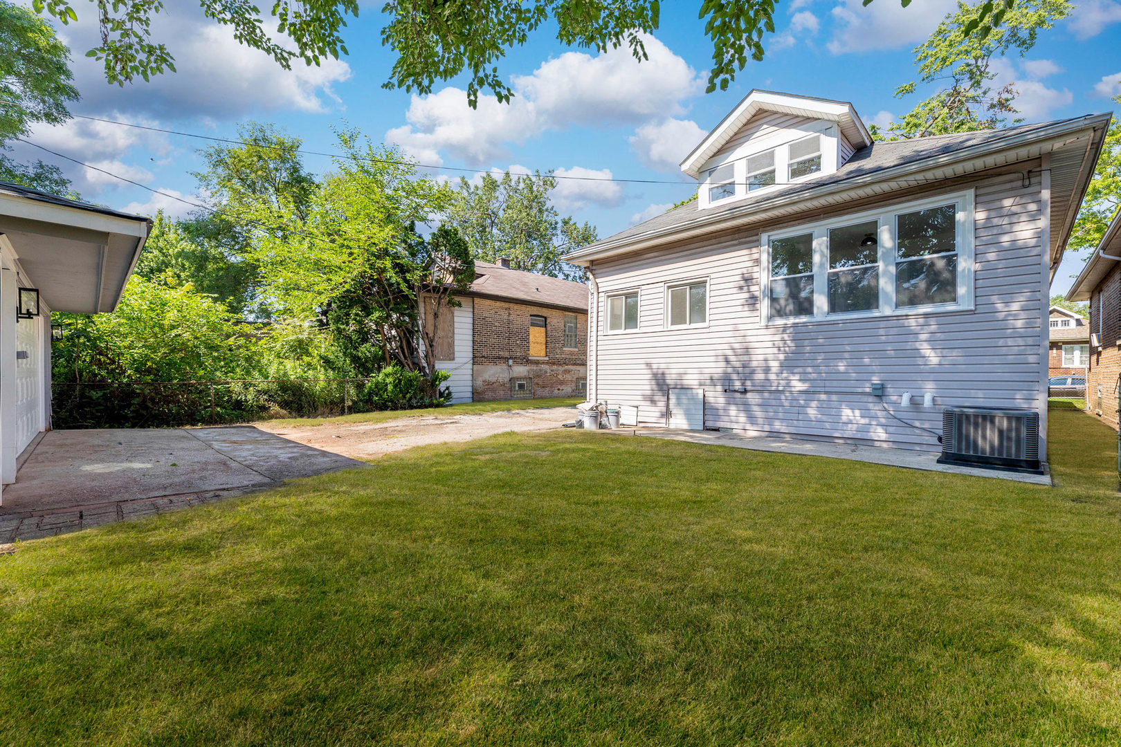 8025 S Euclid Avenue Property Photo 31