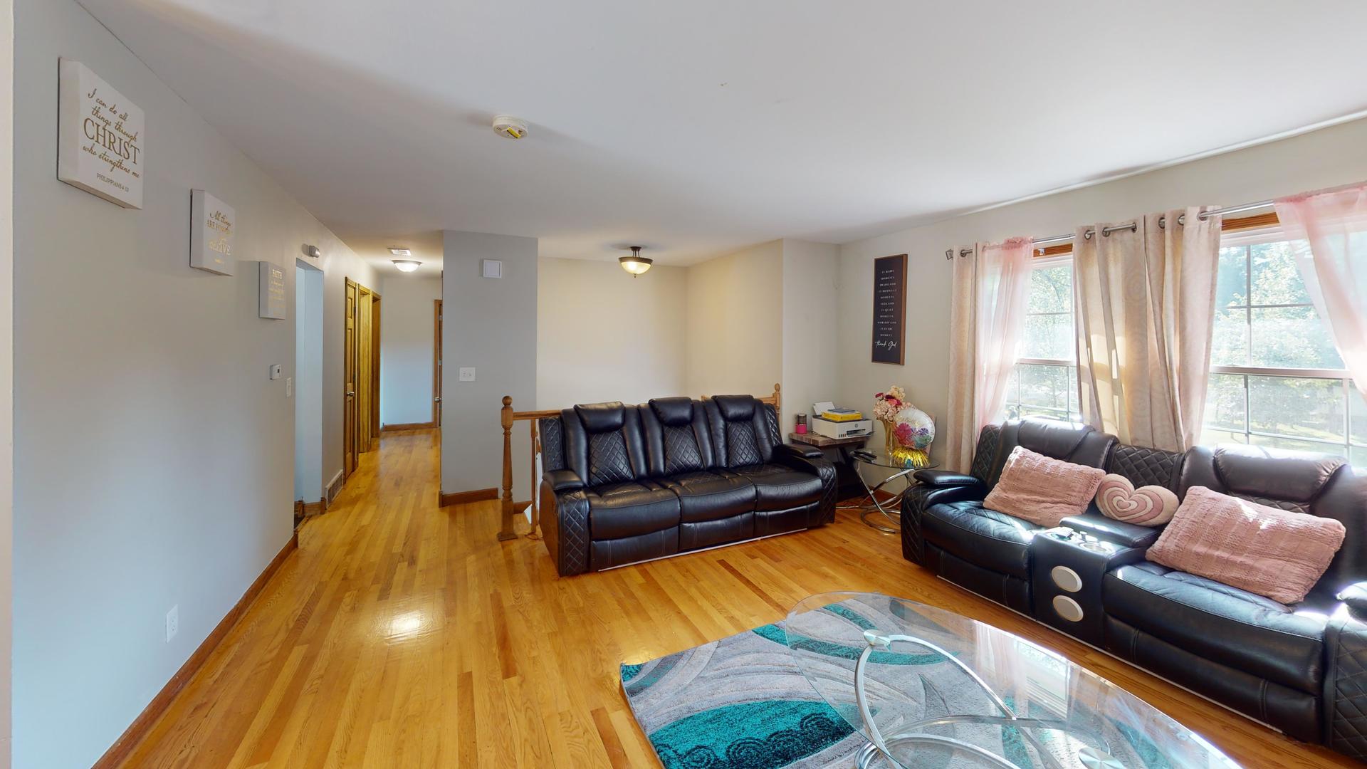18099 W Valley Drive Property Photo 4
