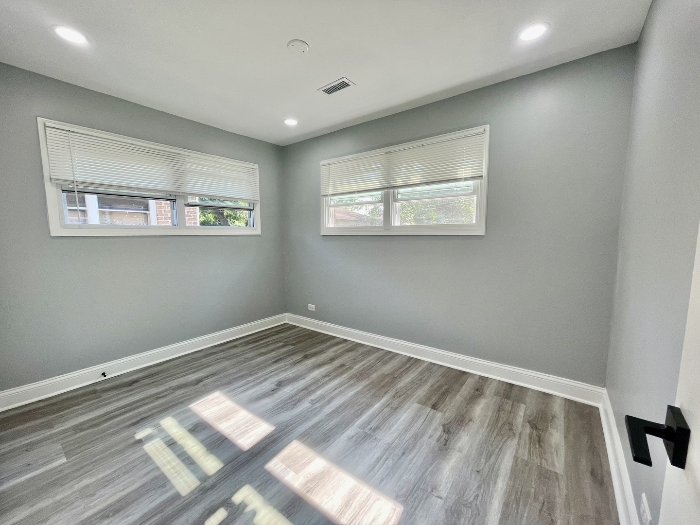 15822 S Ashland Avenue Property Photo 25