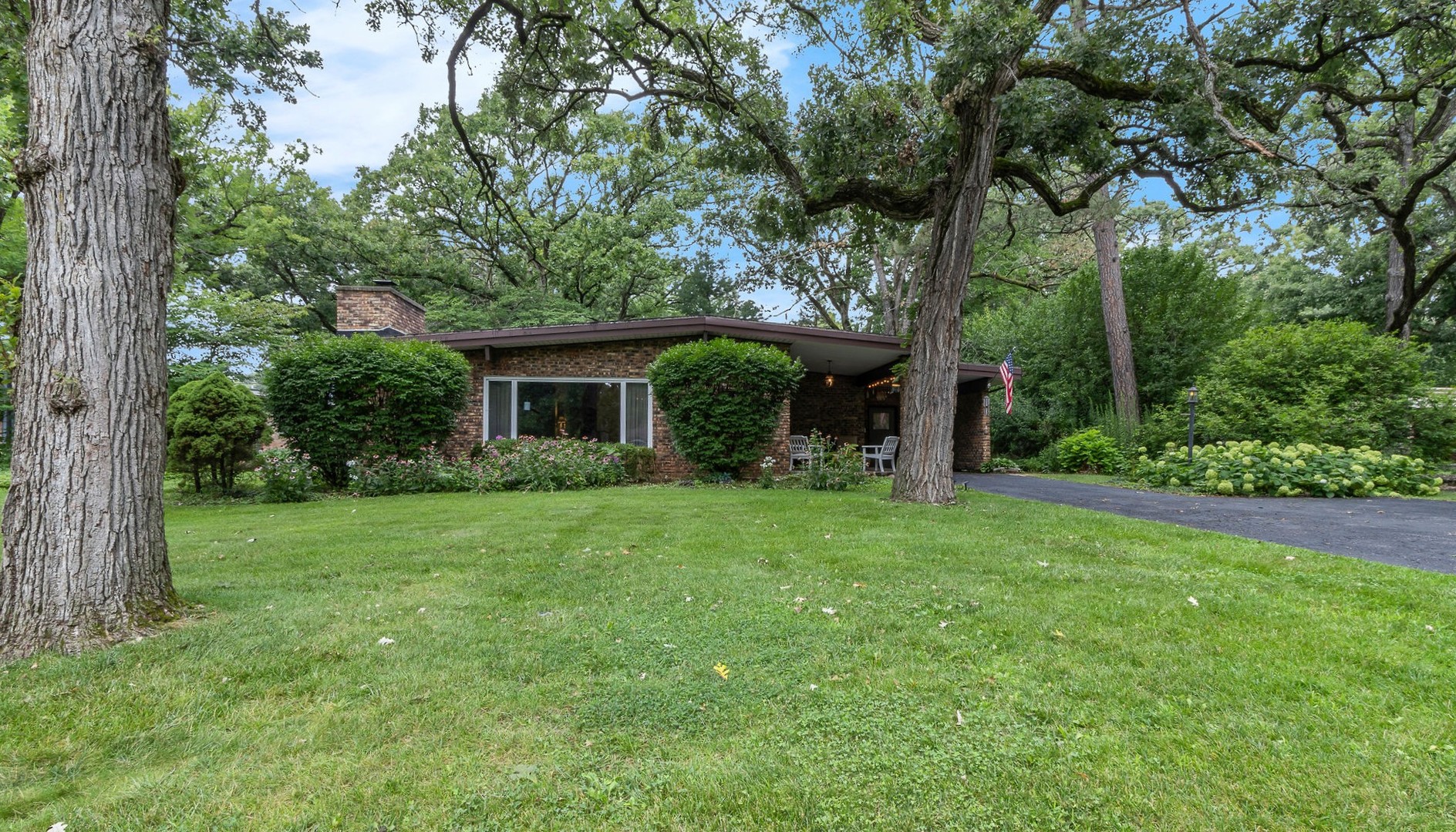 2308 N Sunset Road Property Photo 1