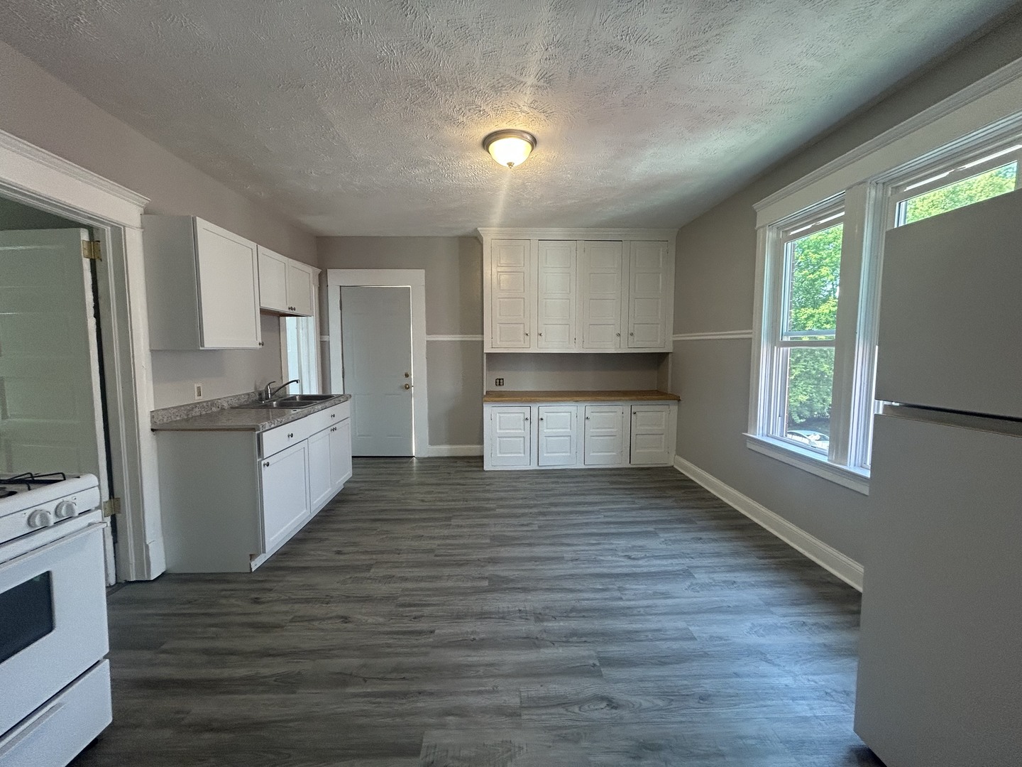 1421 Charles Street Property Photo 11