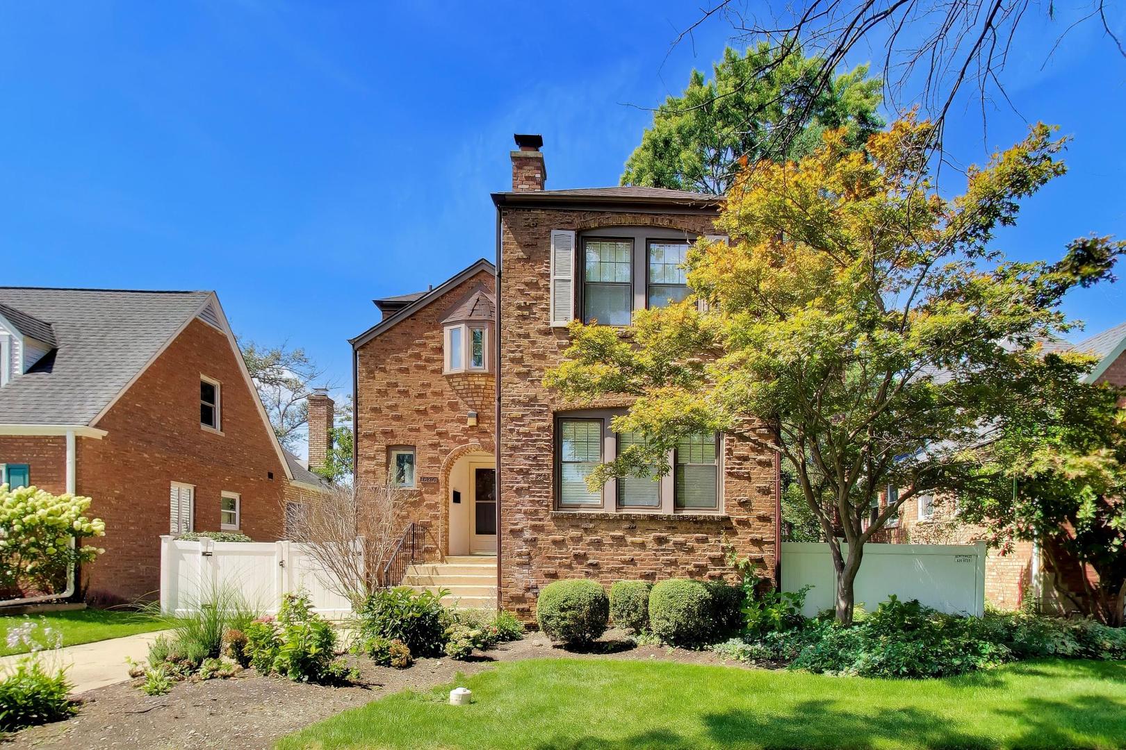 1820 S Ashland Avenue Property Photo 4