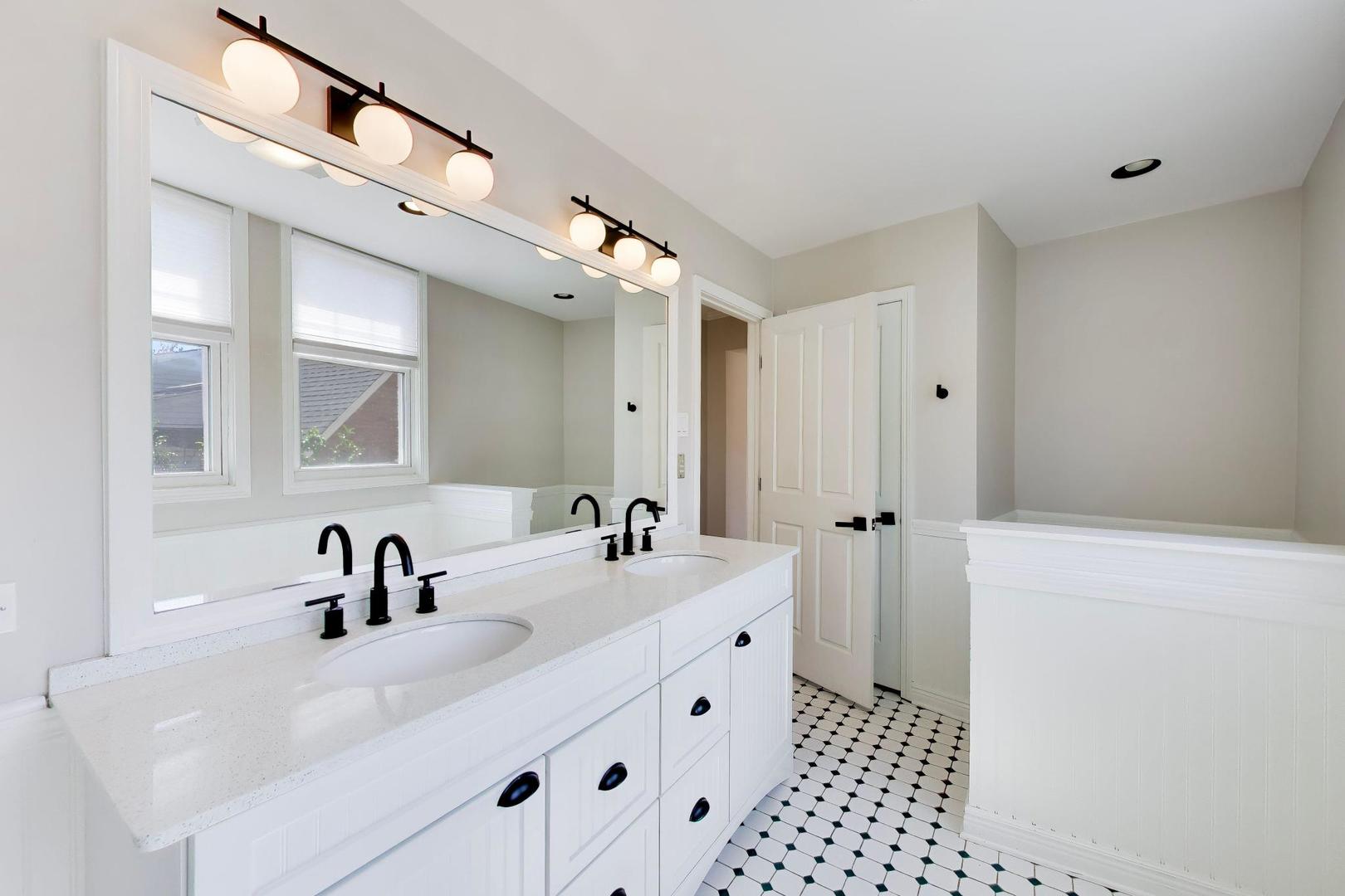 1820 S Ashland Avenue Property Photo 31