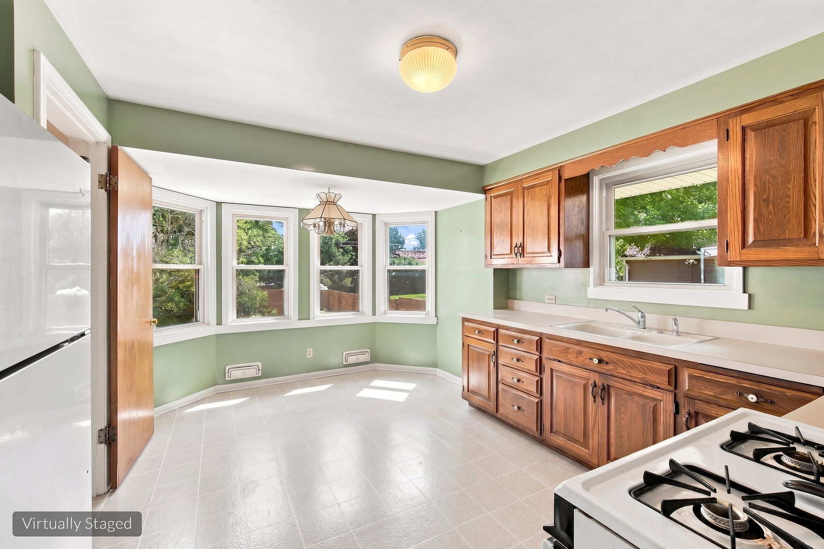121 S Commonwealth Avenue Property Photo 10