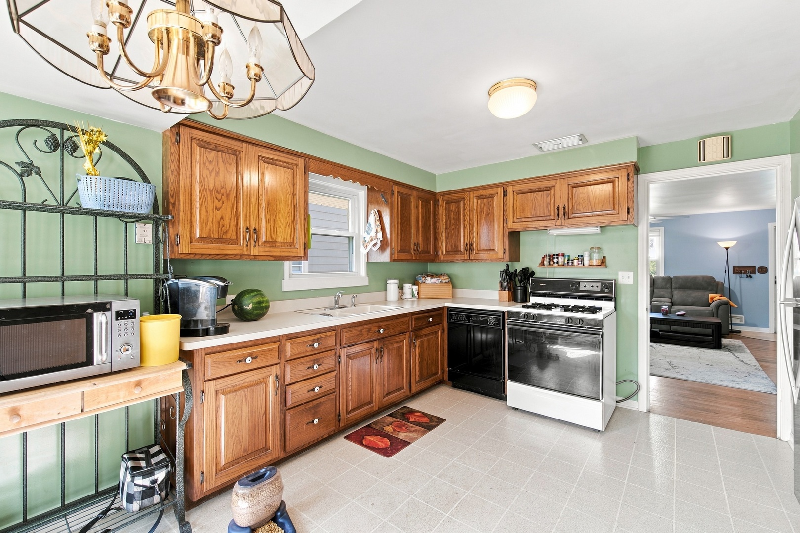 121 S Commonwealth Avenue Property Photo 11