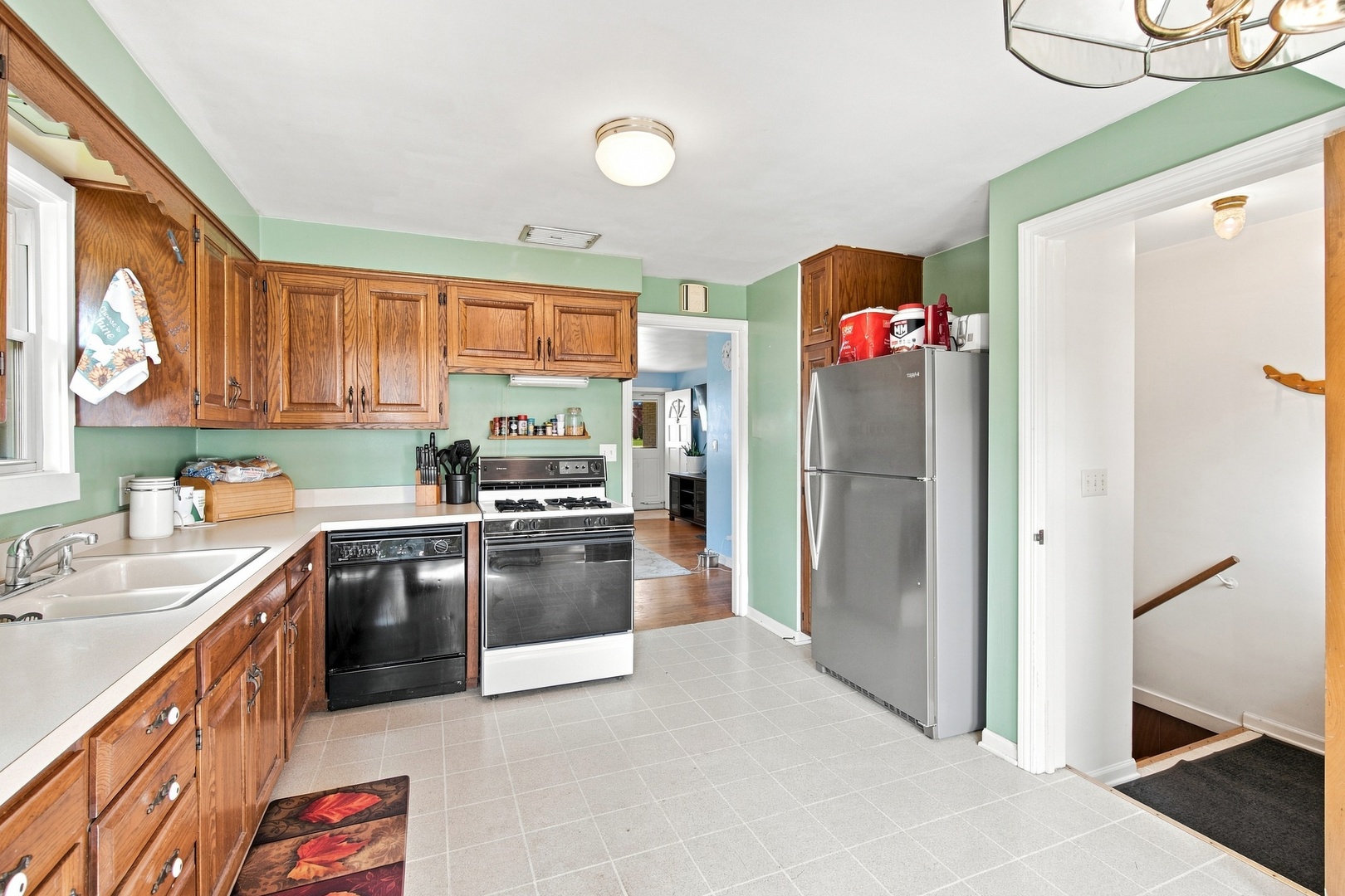 121 S Commonwealth Avenue Property Photo 13