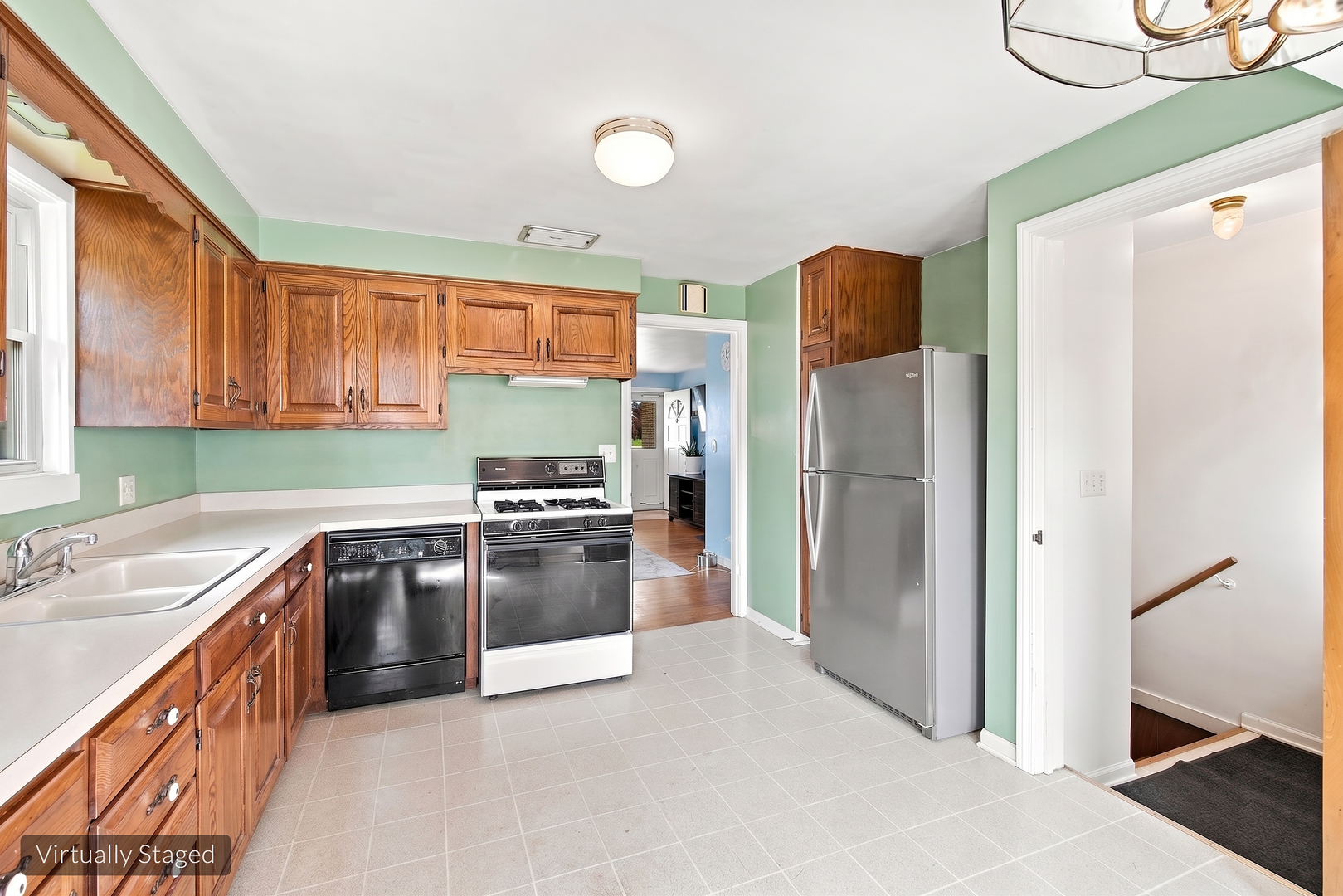 121 S Commonwealth Avenue Property Photo 14