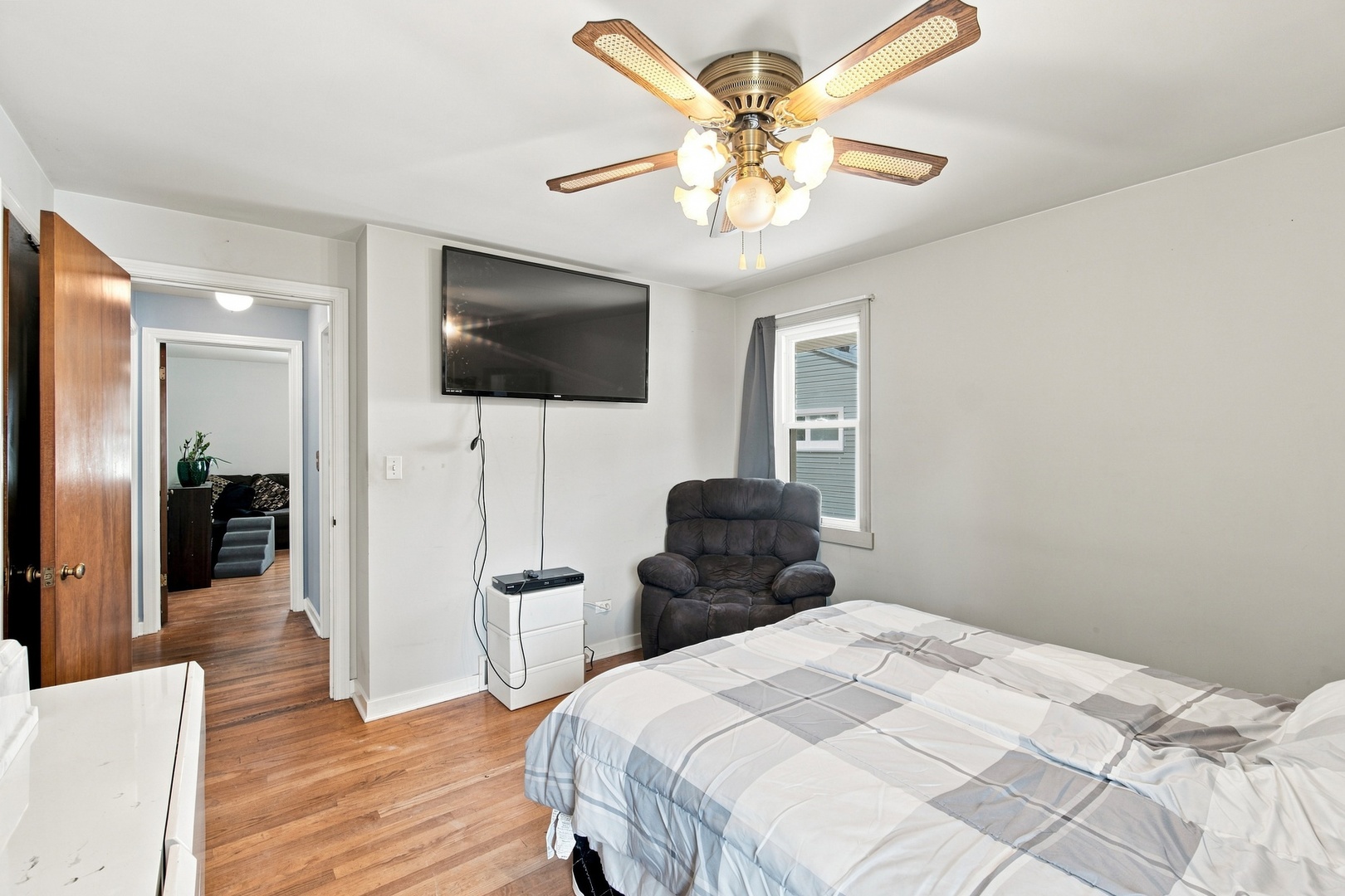 121 S Commonwealth Avenue Property Photo 21