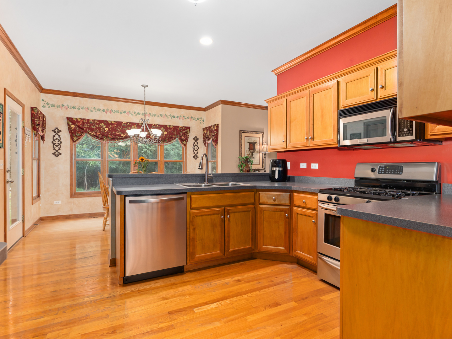 707 Evergreen Lane Property Photo 11