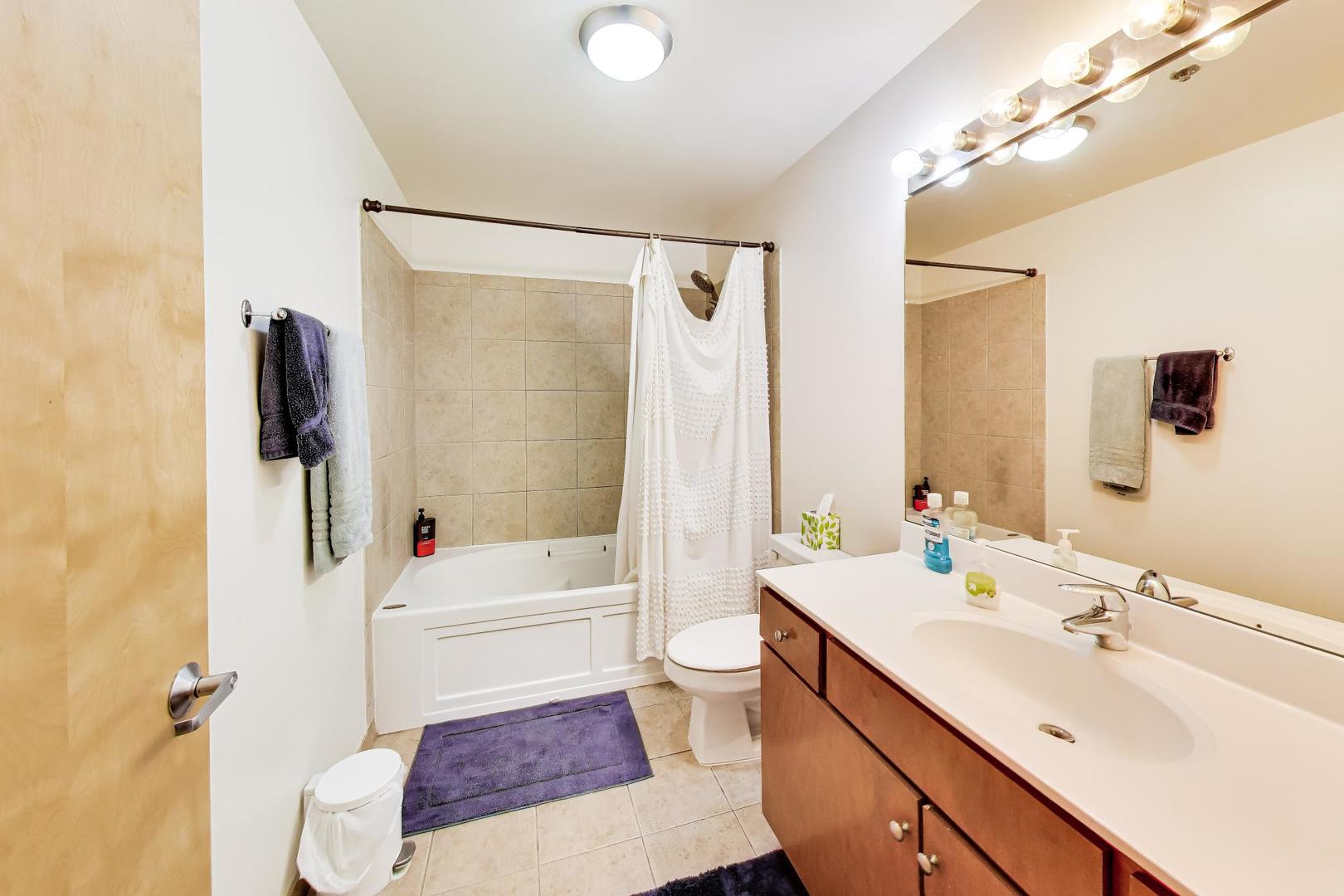 630 N Franklin Street 1013 Property Photo 8
