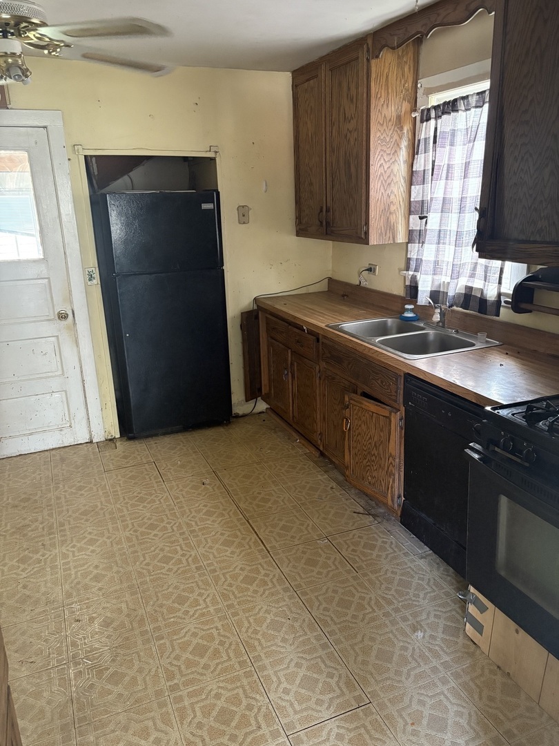 148 S Prairie Avenue Property Photo 5