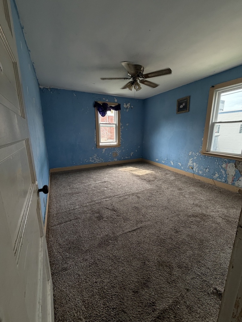 148 S Prairie Avenue Property Photo 9