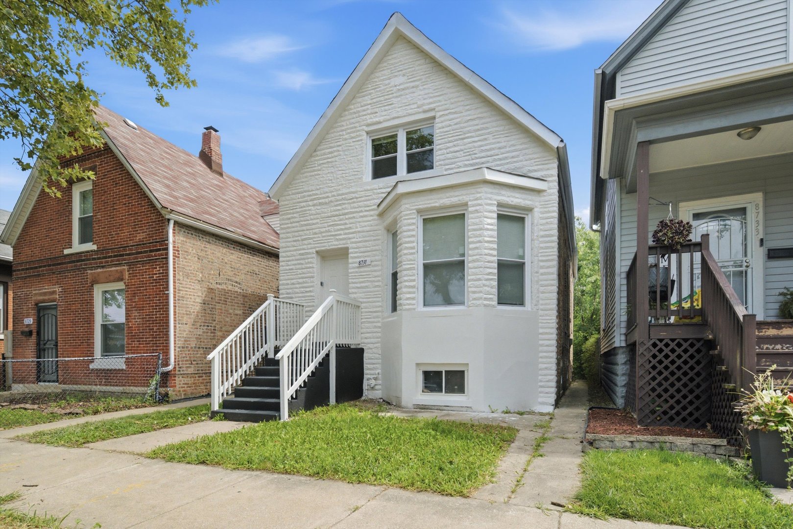 8731 S Carpenter Street Property Photo 2