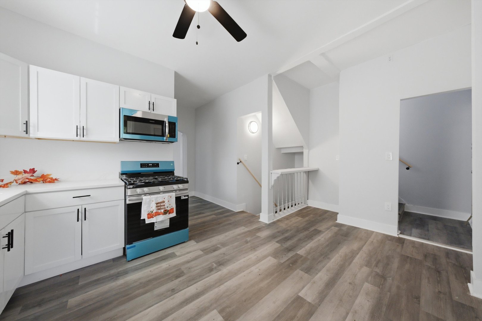 8731 S Carpenter Street Property Photo 5