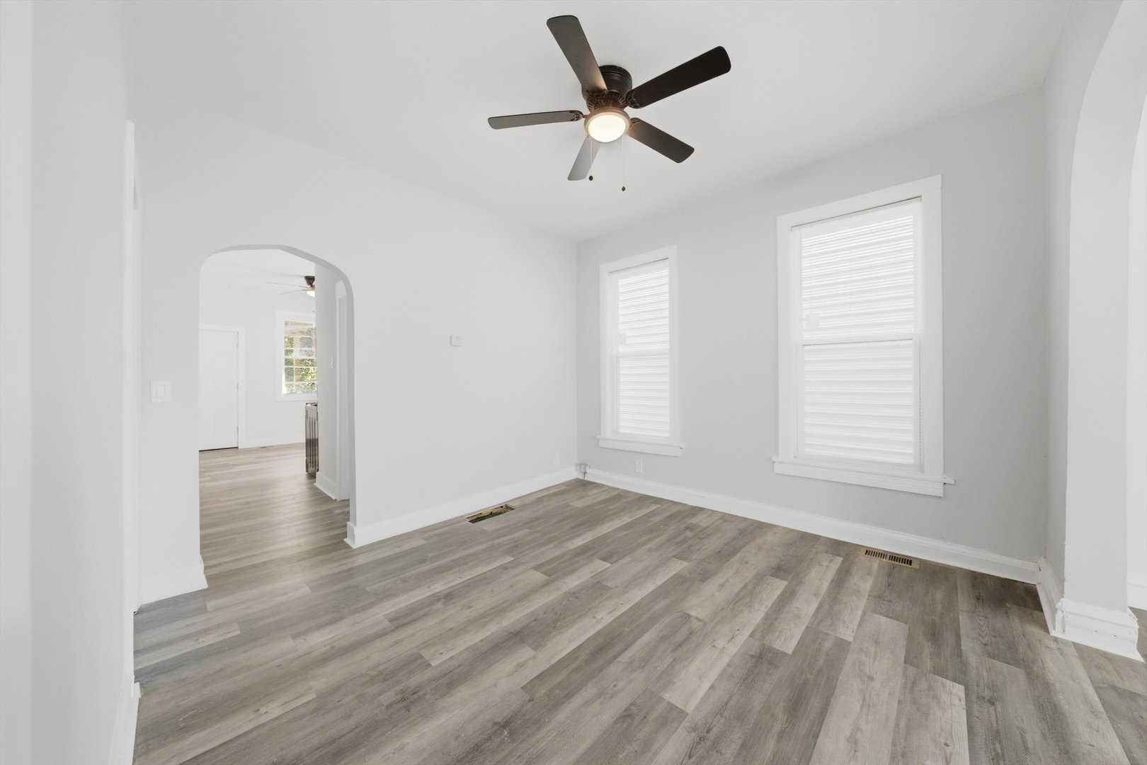8731 S Carpenter Street Property Photo 7