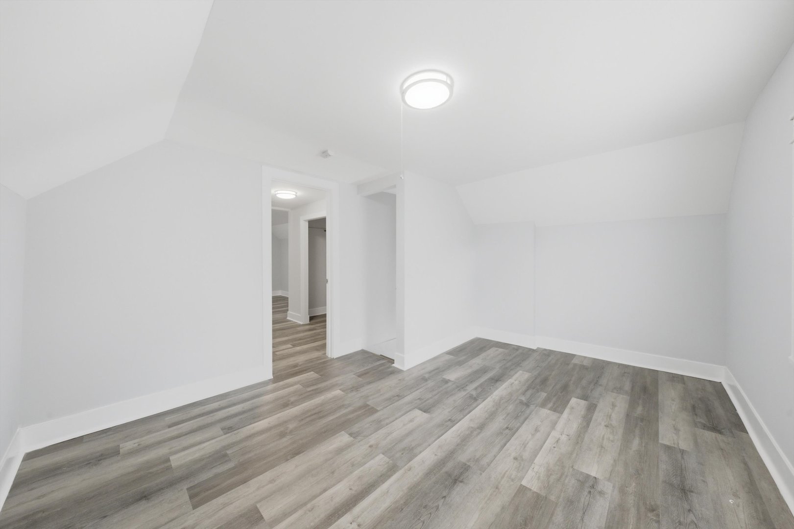 8731 S Carpenter Street Property Photo 10
