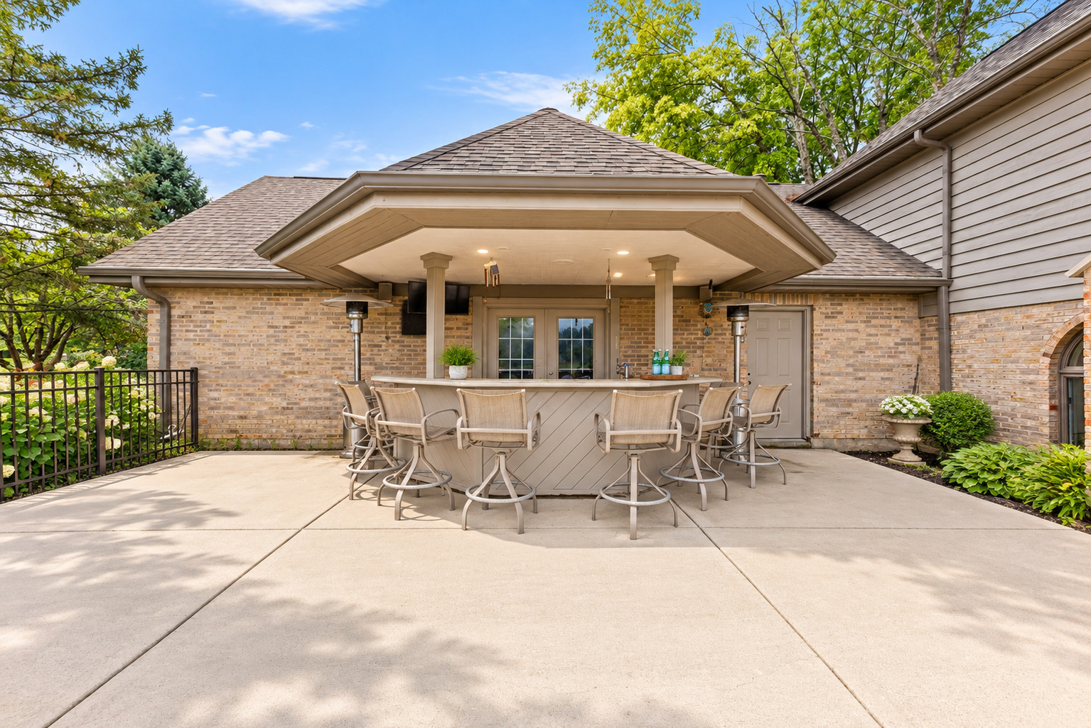 40w920 Bridle Creek Drive Property Photo 2