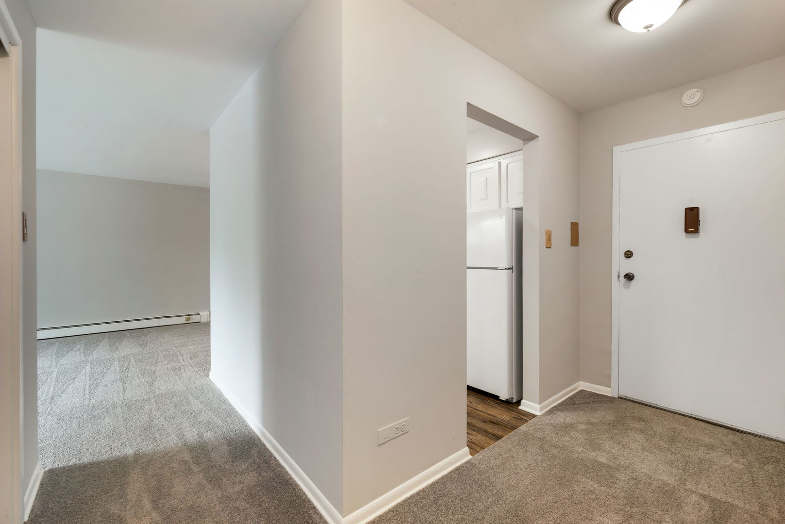 1198 Royal Glen Drive 101-e Property Photo 3