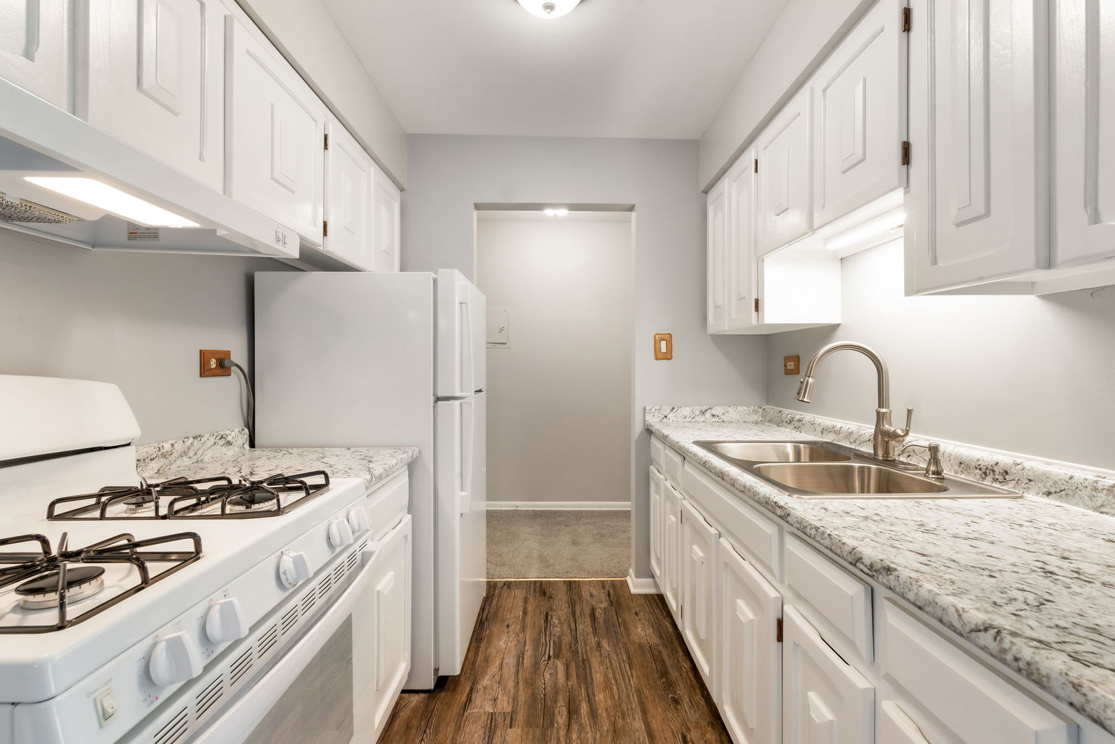 1198 Royal Glen Drive 101-e Property Photo 5