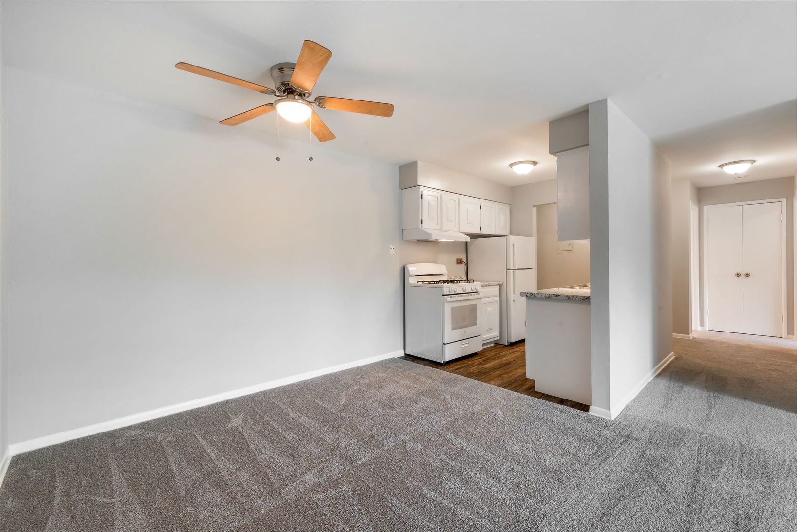 1198 Royal Glen Drive 101-e Property Photo 7
