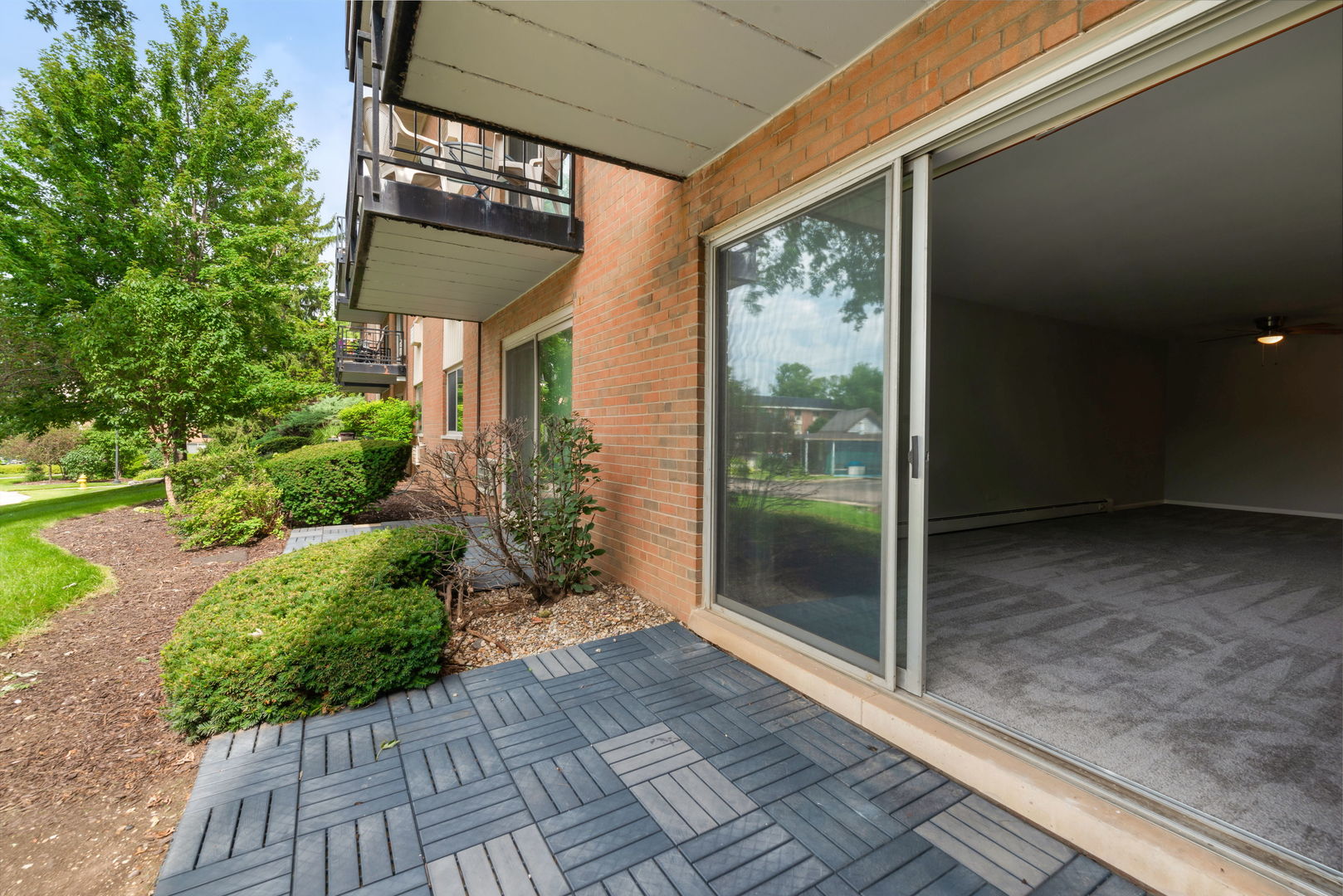 1198 Royal Glen Drive 101-e Property Photo 15