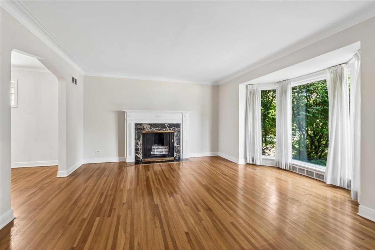 6533 N Christiana Avenue Property Photo 2