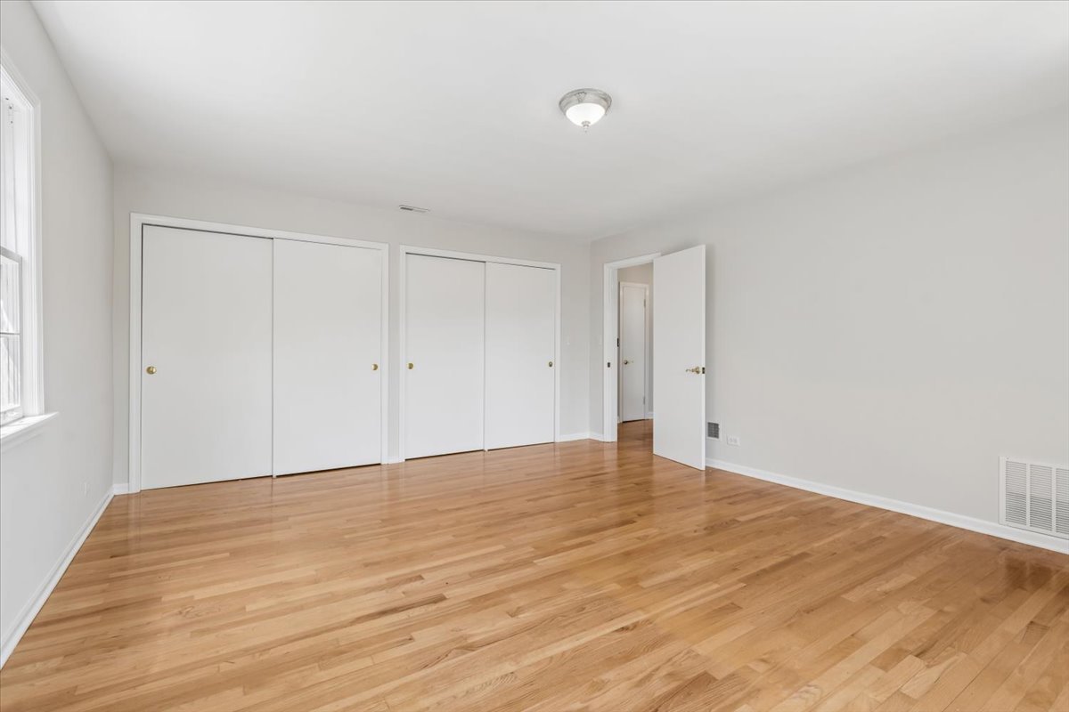 6533 N Christiana Avenue Property Photo 10
