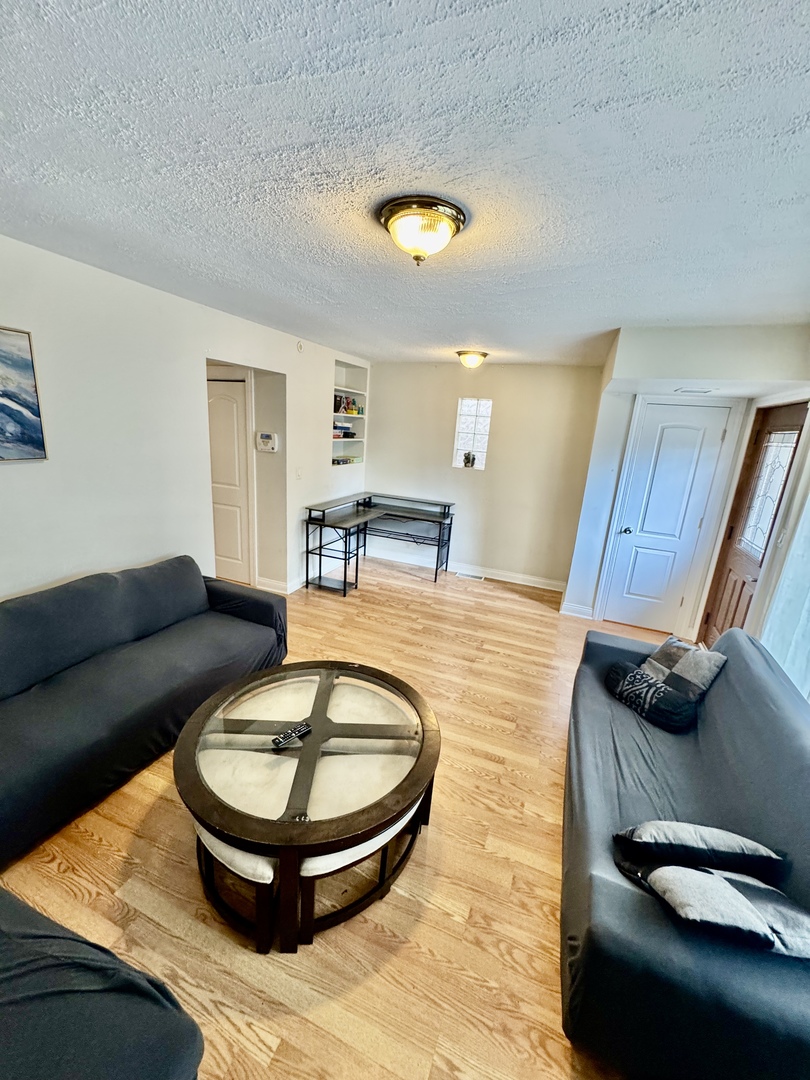 3556 W Dickens Avenue Property Photo 3