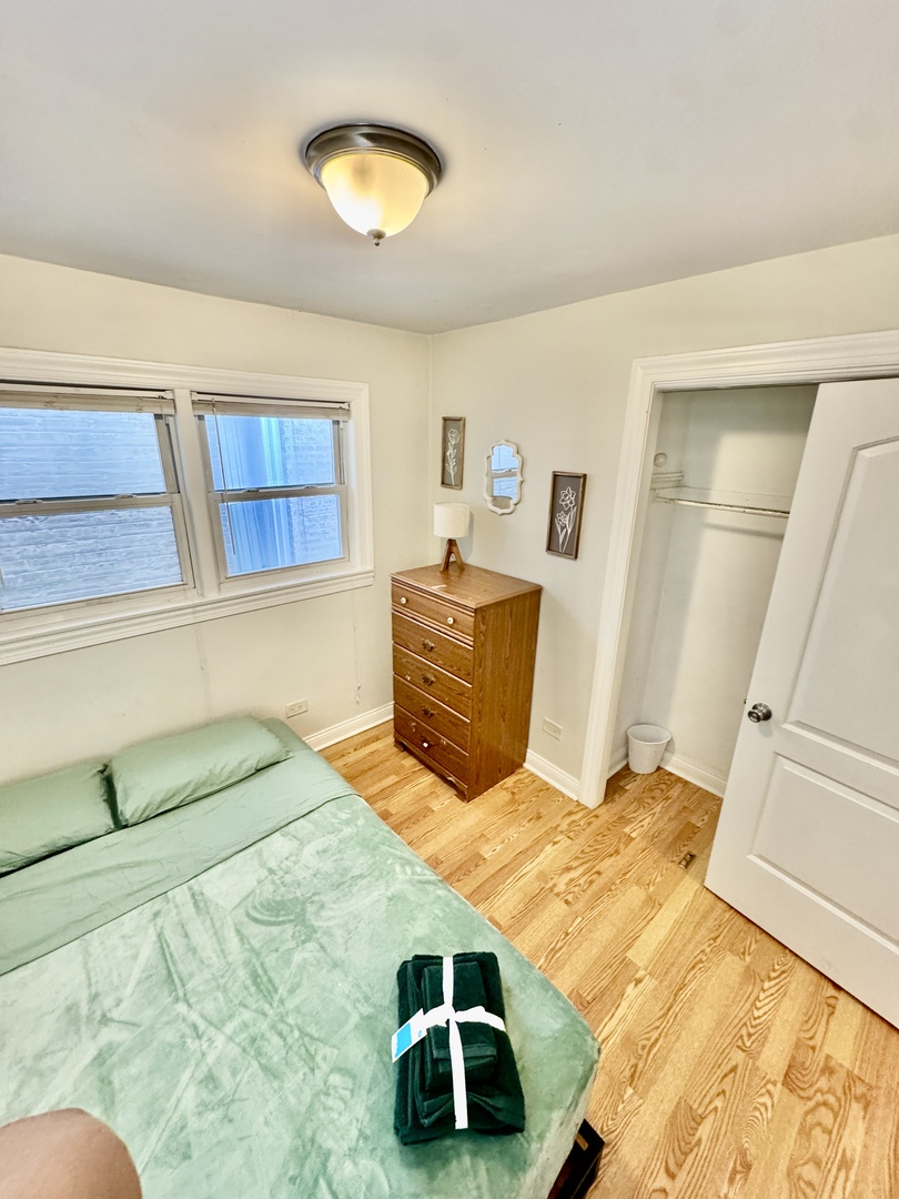3556 W Dickens Avenue Property Photo 11