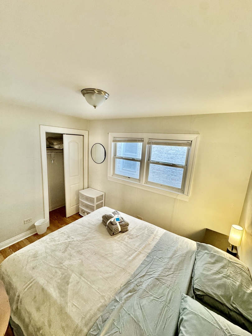 3556 W Dickens Avenue Property Photo 12