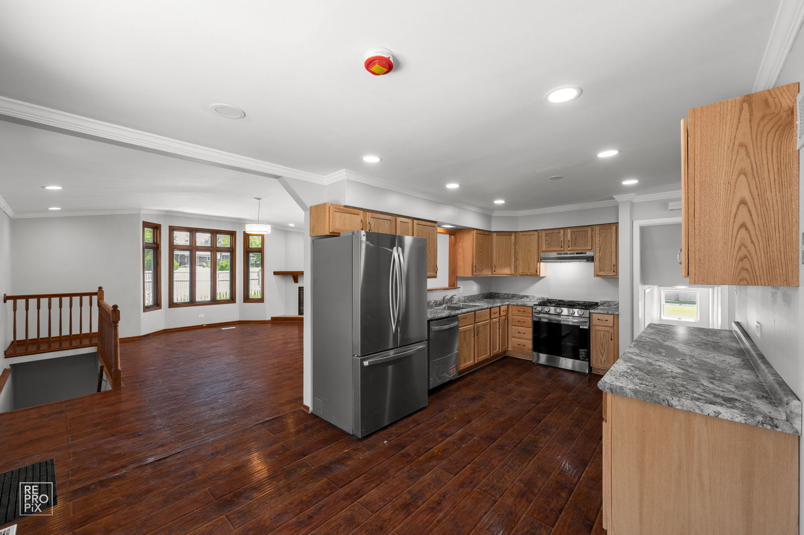 14825 Parkside Avenue Property Photo 3