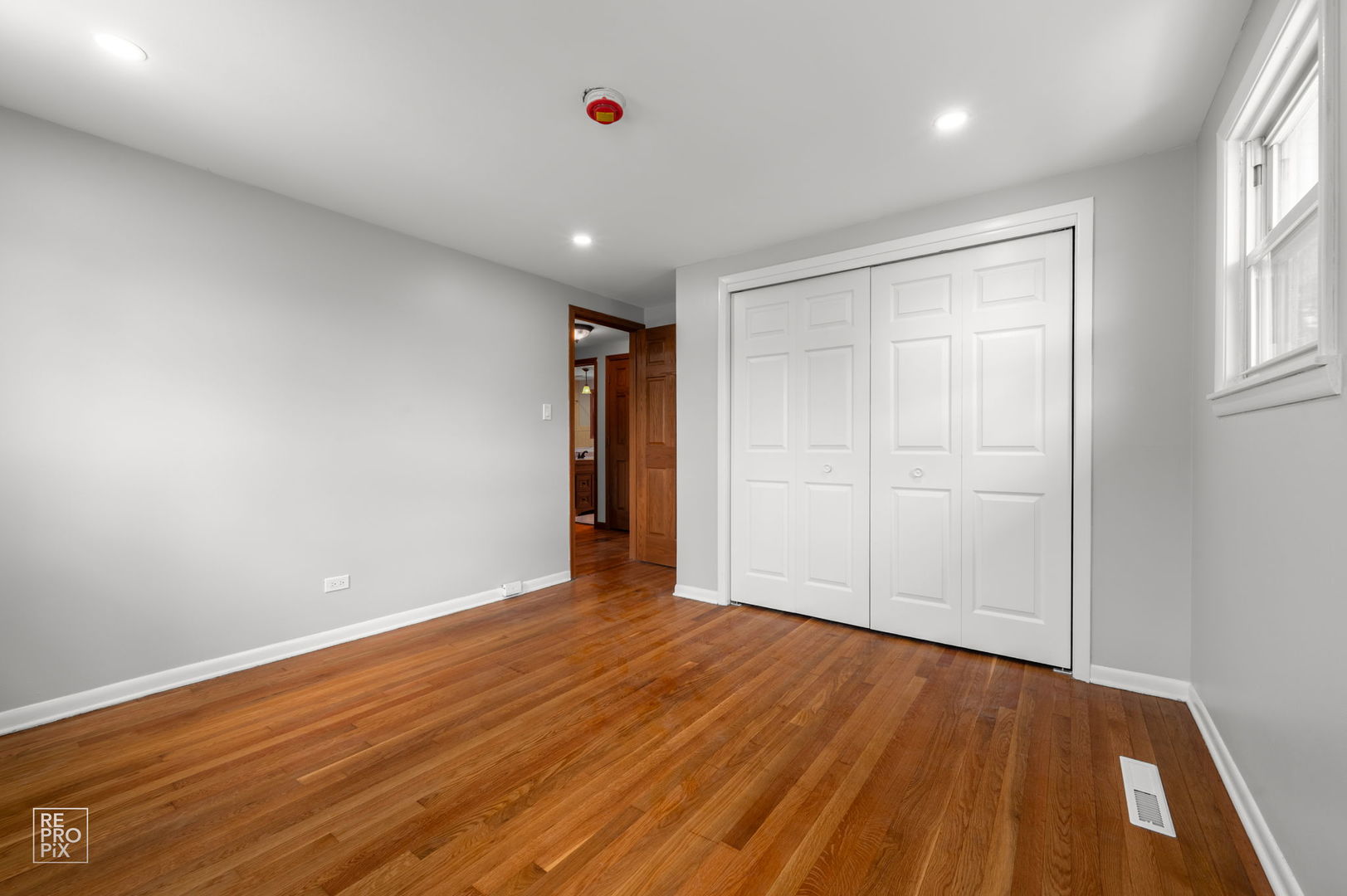 14825 Parkside Avenue Property Photo 7