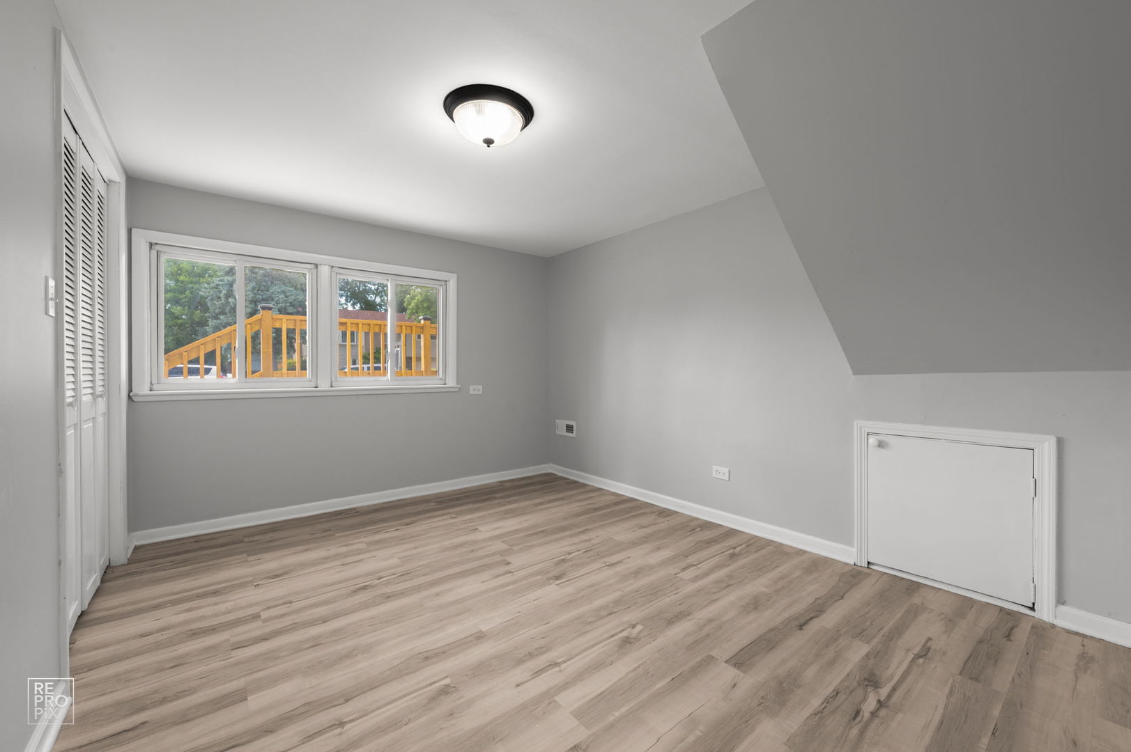 14825 Parkside Avenue Property Photo 8