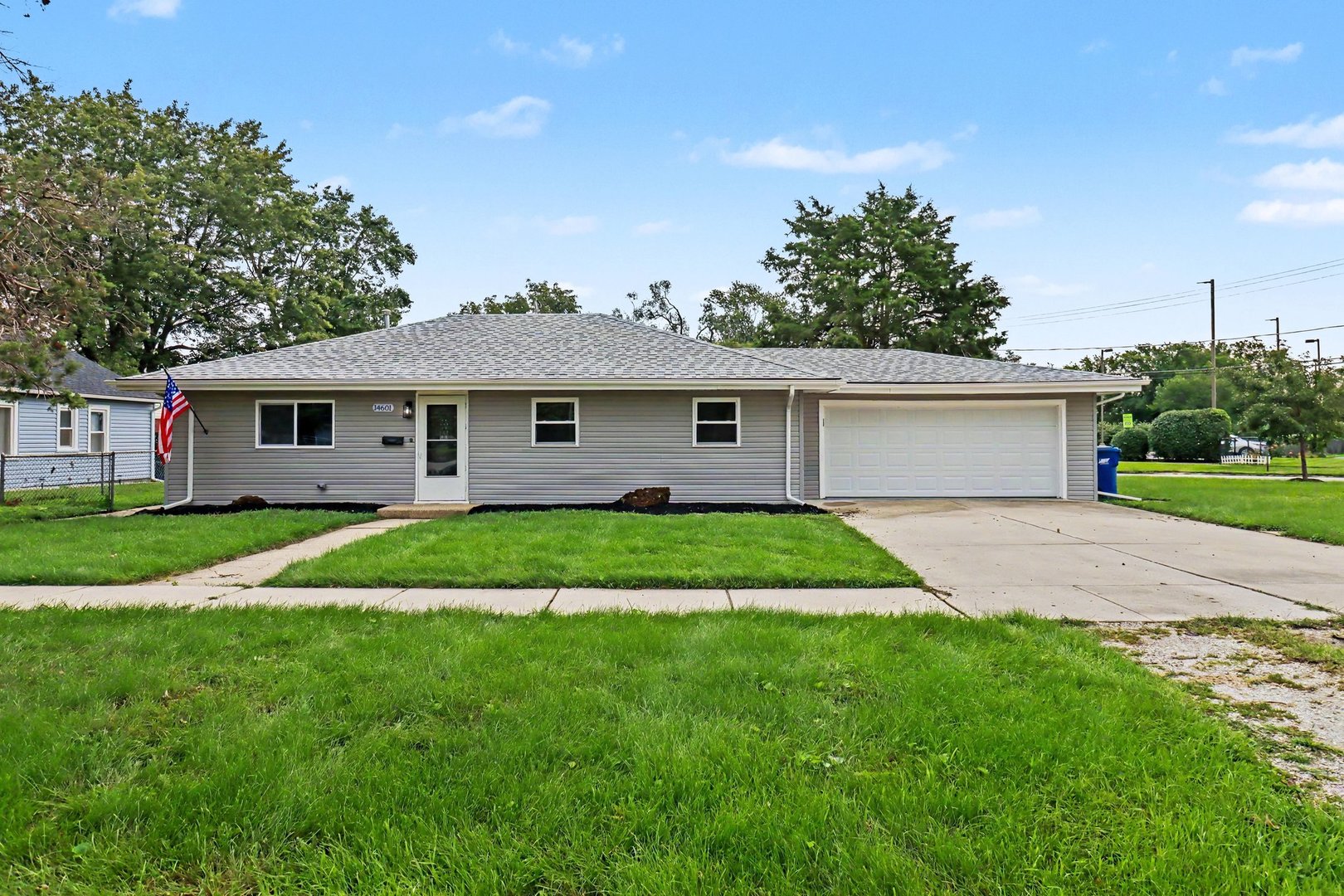 14601 Hamlin Avenue Property Photo