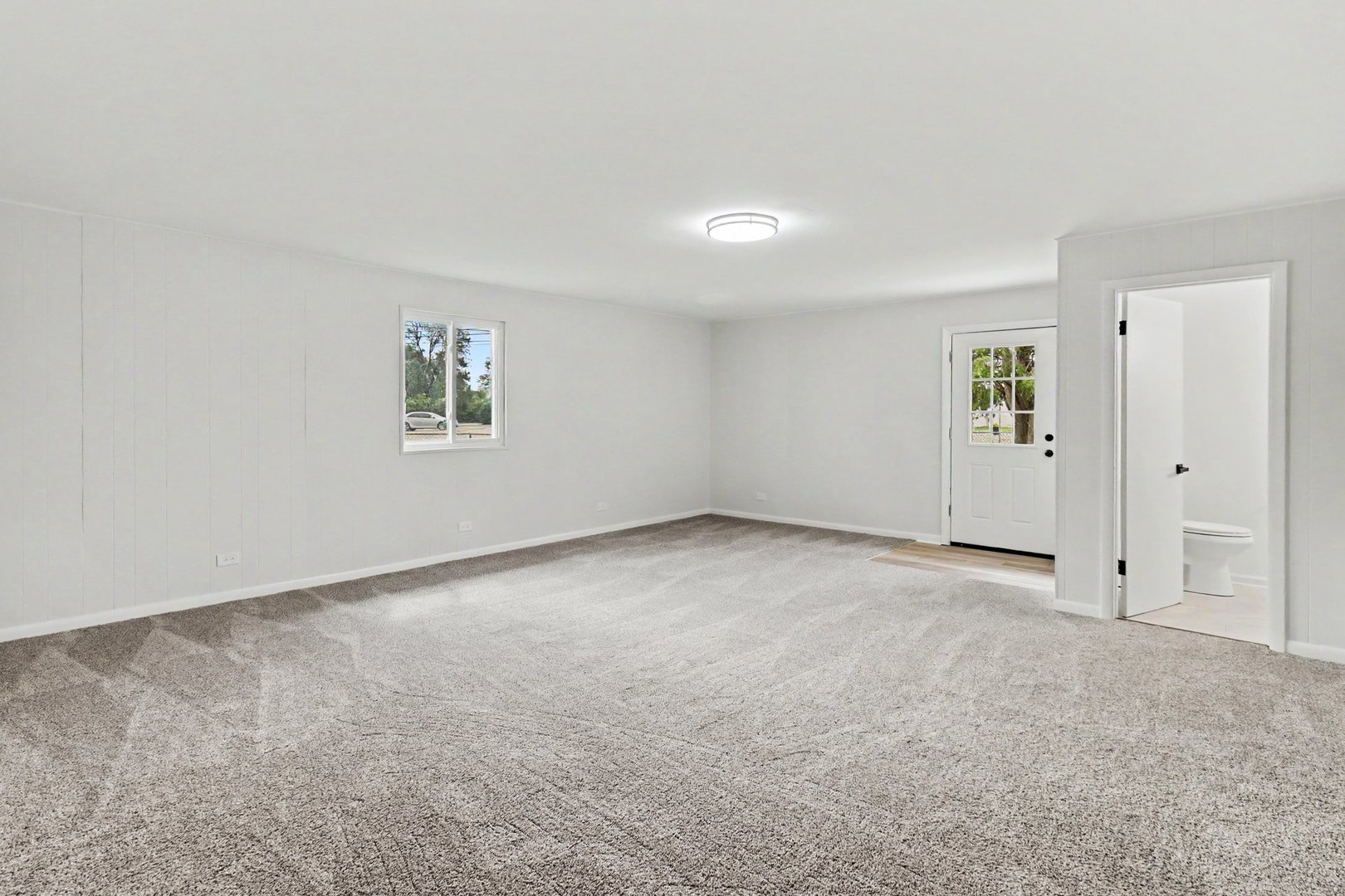 14601 Hamlin Avenue Property Photo 9