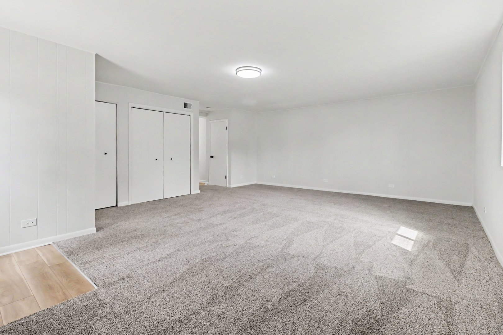 14601 Hamlin Avenue Property Photo 10