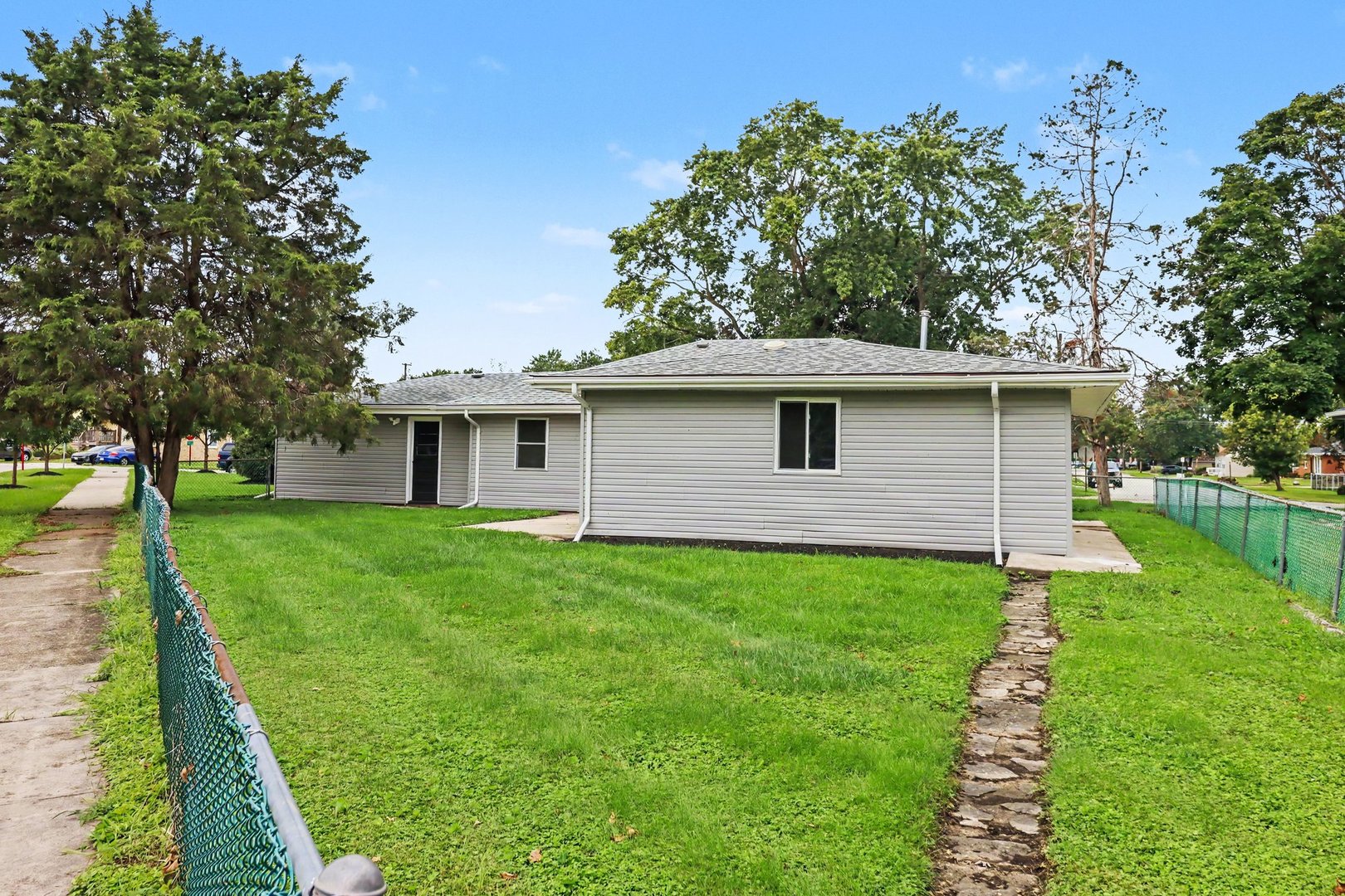 14601 Hamlin Avenue Property Photo 18
