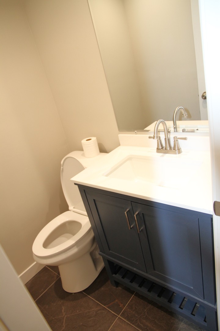9042 S Emerald Avenue Property Photo 21