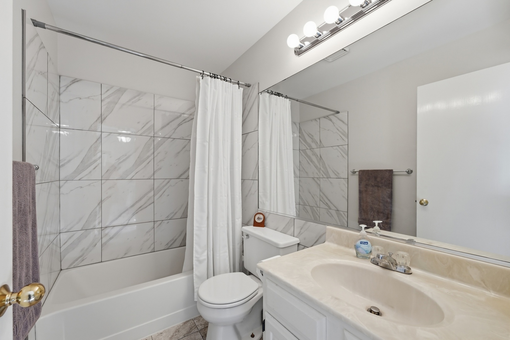 413 Harbor Drive Property Photo 13