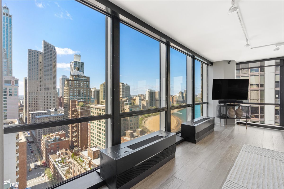 910 N Lake Shore Drive 2820 Property Photo 19