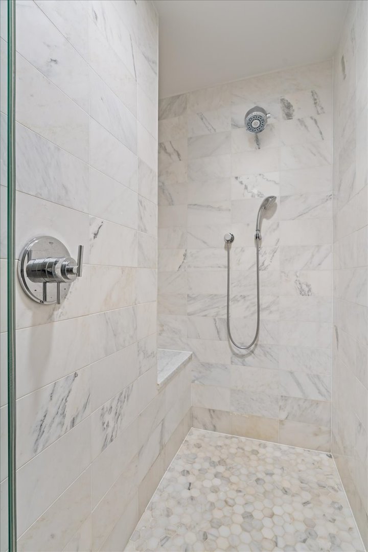 910 N Lake Shore Drive 2820 Property Photo 27