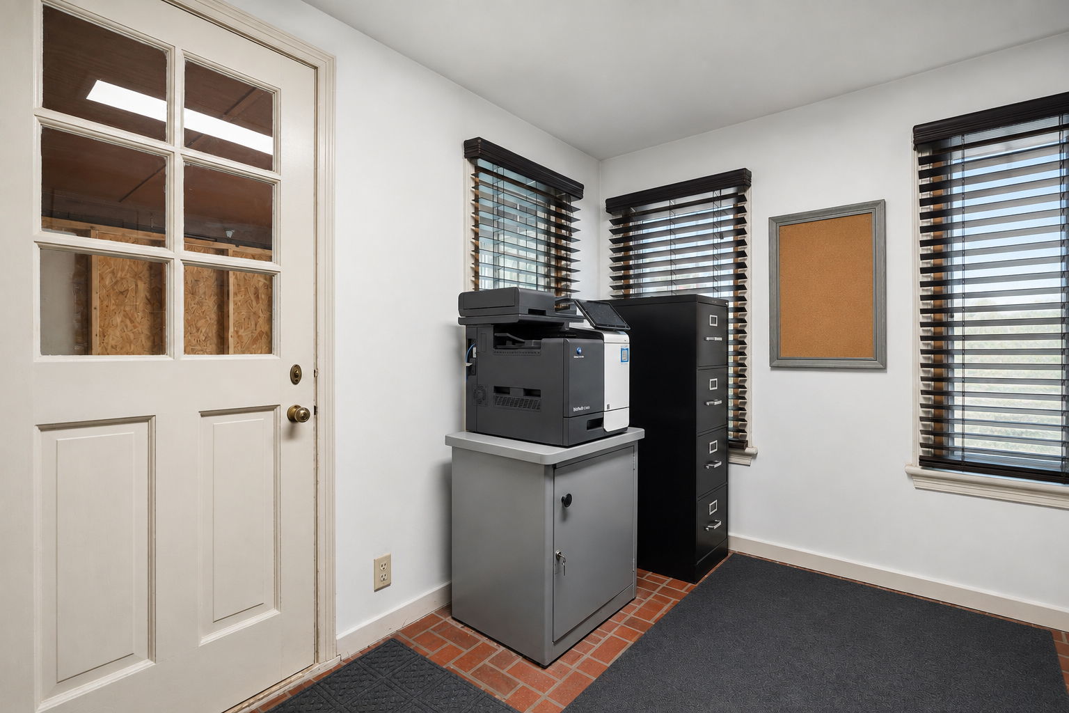 6 E Washington Street Property Photo 8