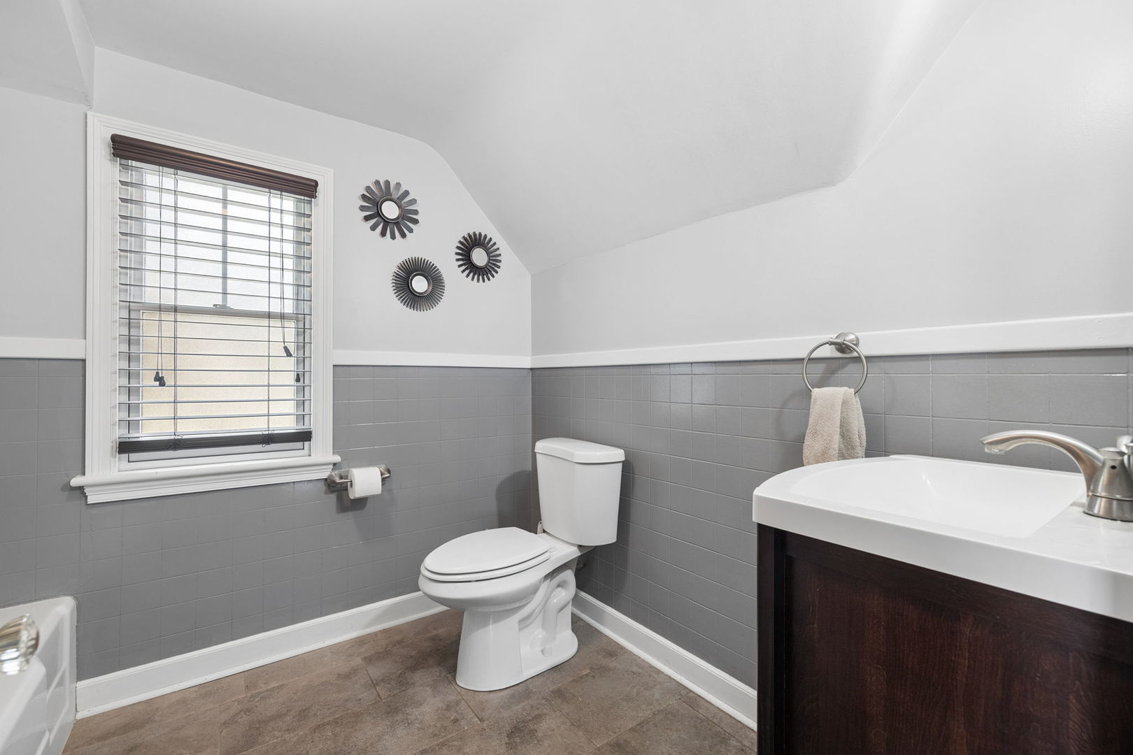6 E Washington Street Property Photo 13