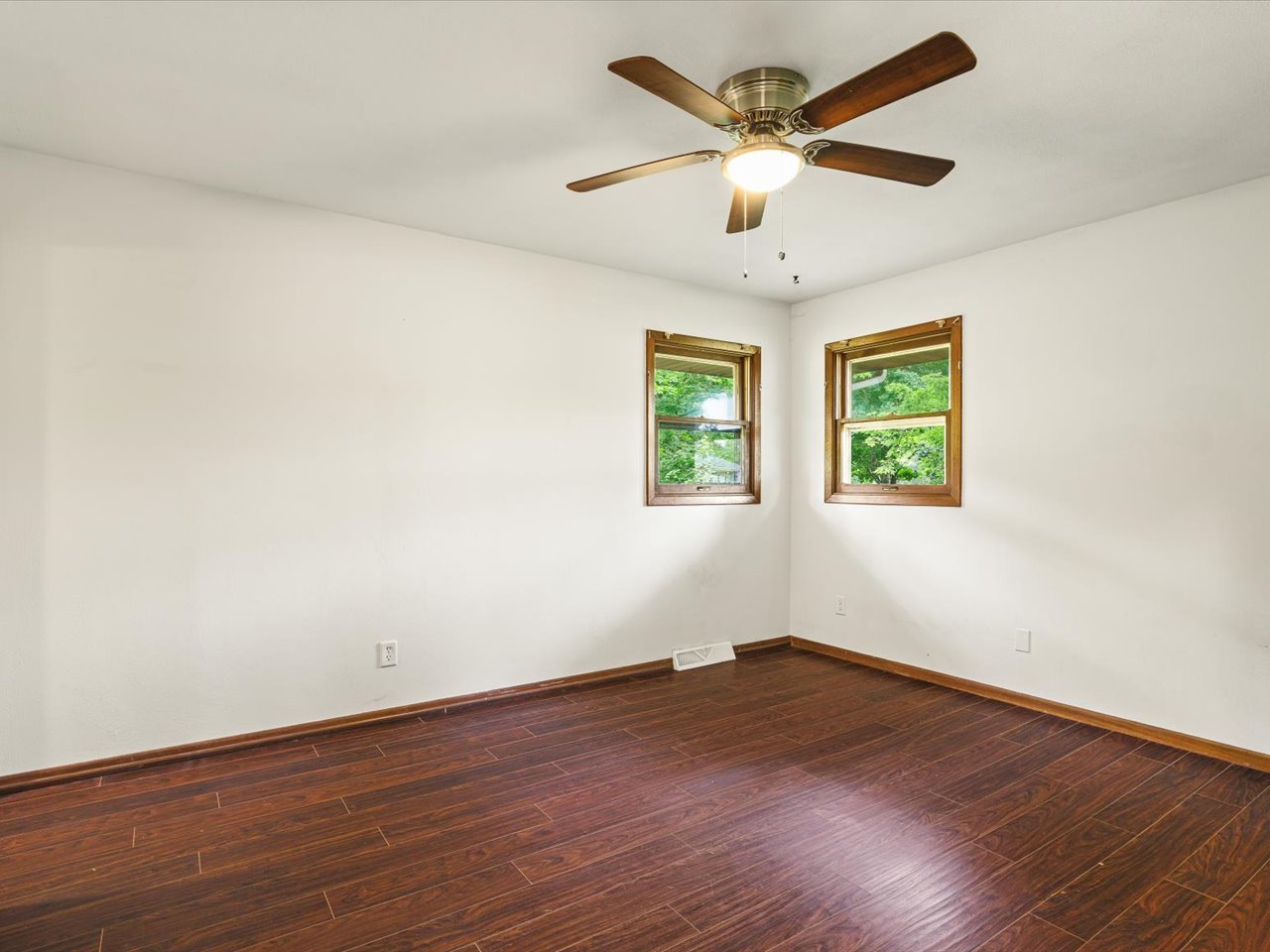 3919 Falling Leaf Drive Property Photo 14