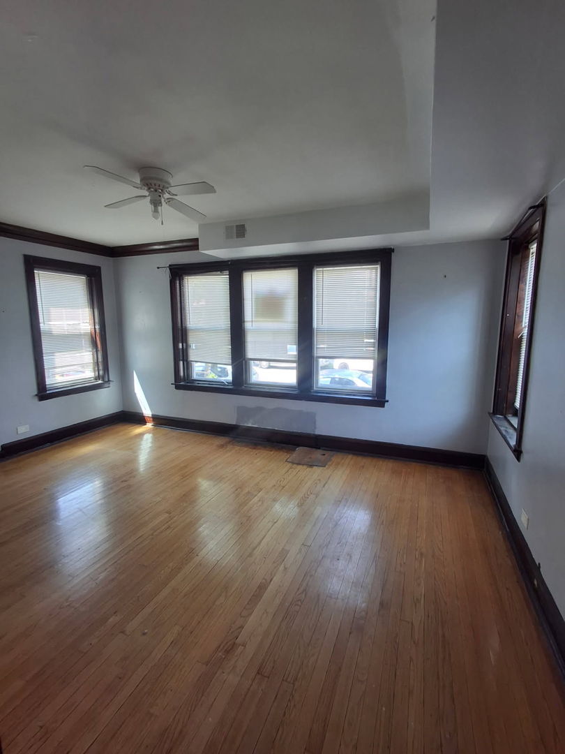 1543 N Avers Avenue Property Photo 9