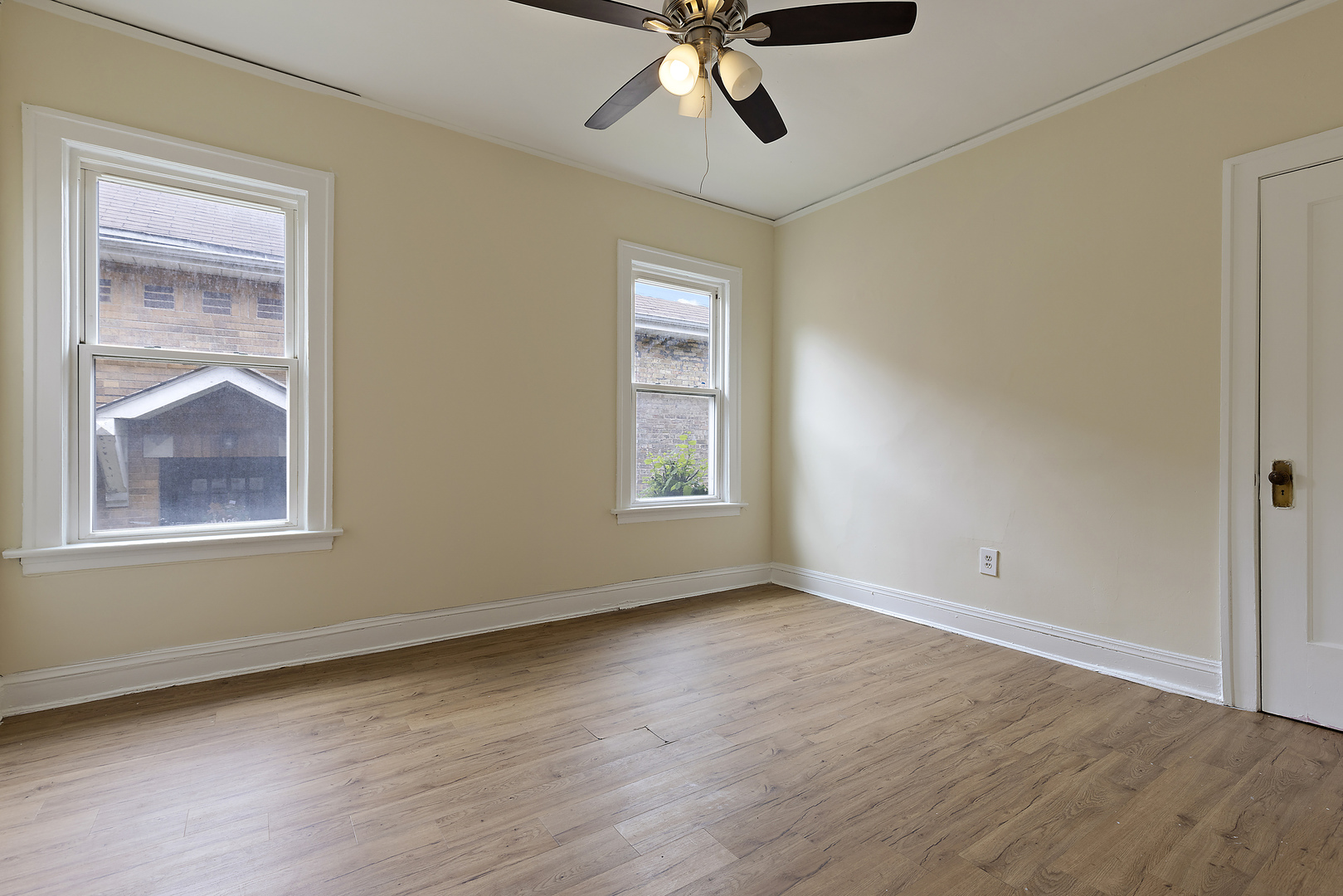 917 S Harlem Avenue Property Photo 14
