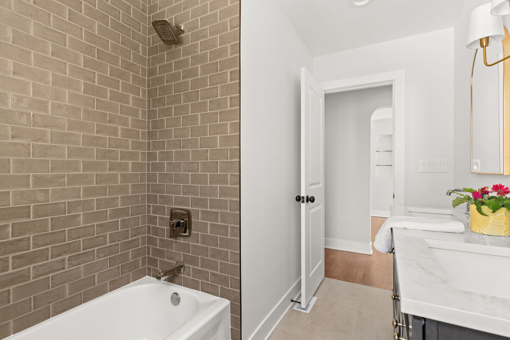 8918 Parkside Avenue Property Photo 14