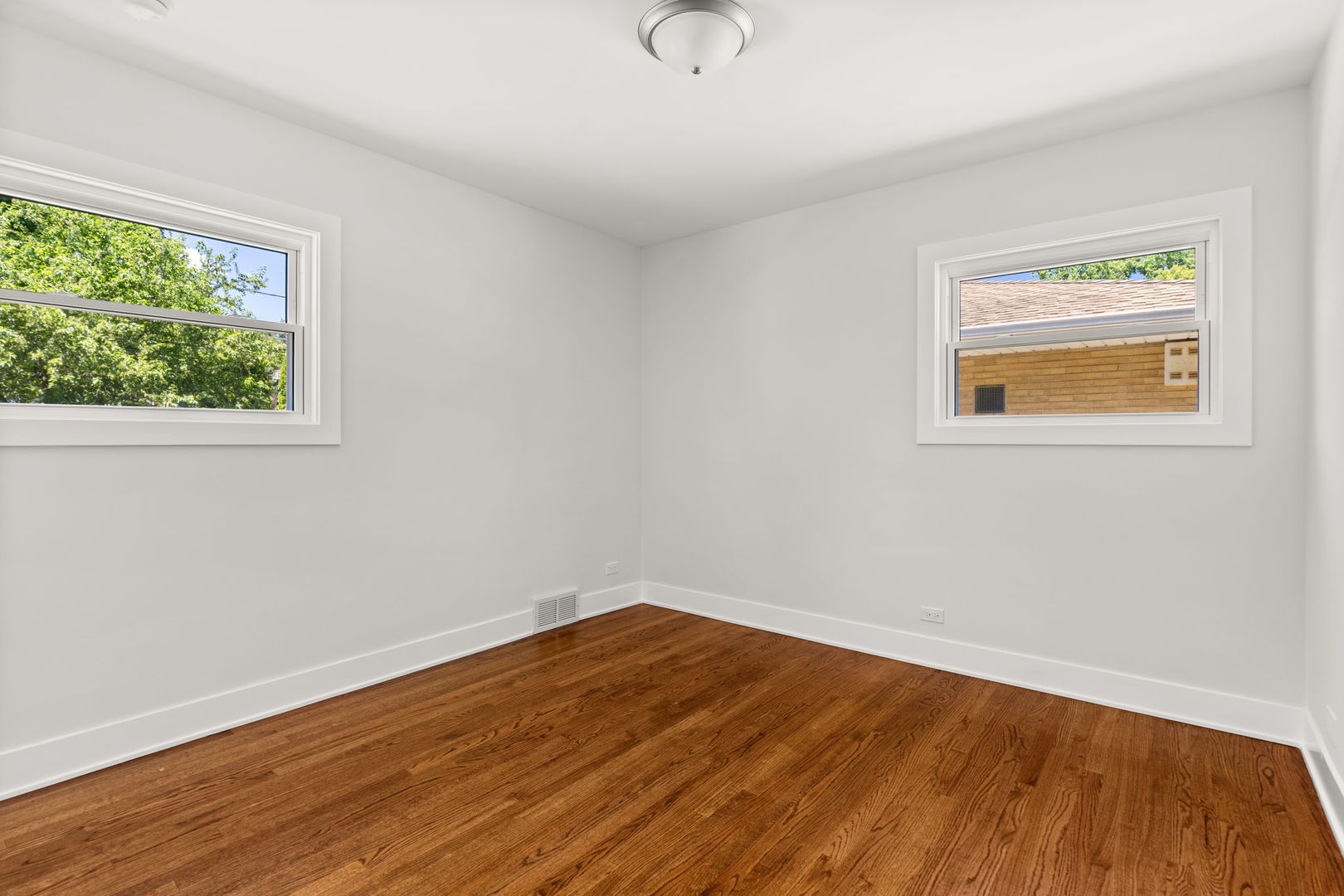 8918 Parkside Avenue Property Photo 15