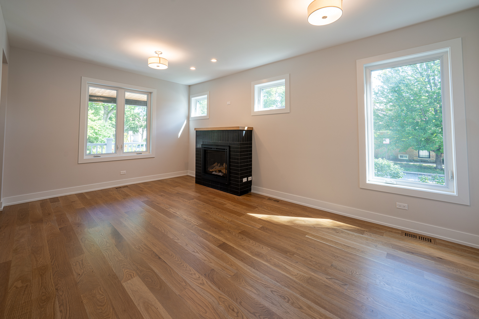 1901 W Berwyn Avenue 1 Property Photo 7
