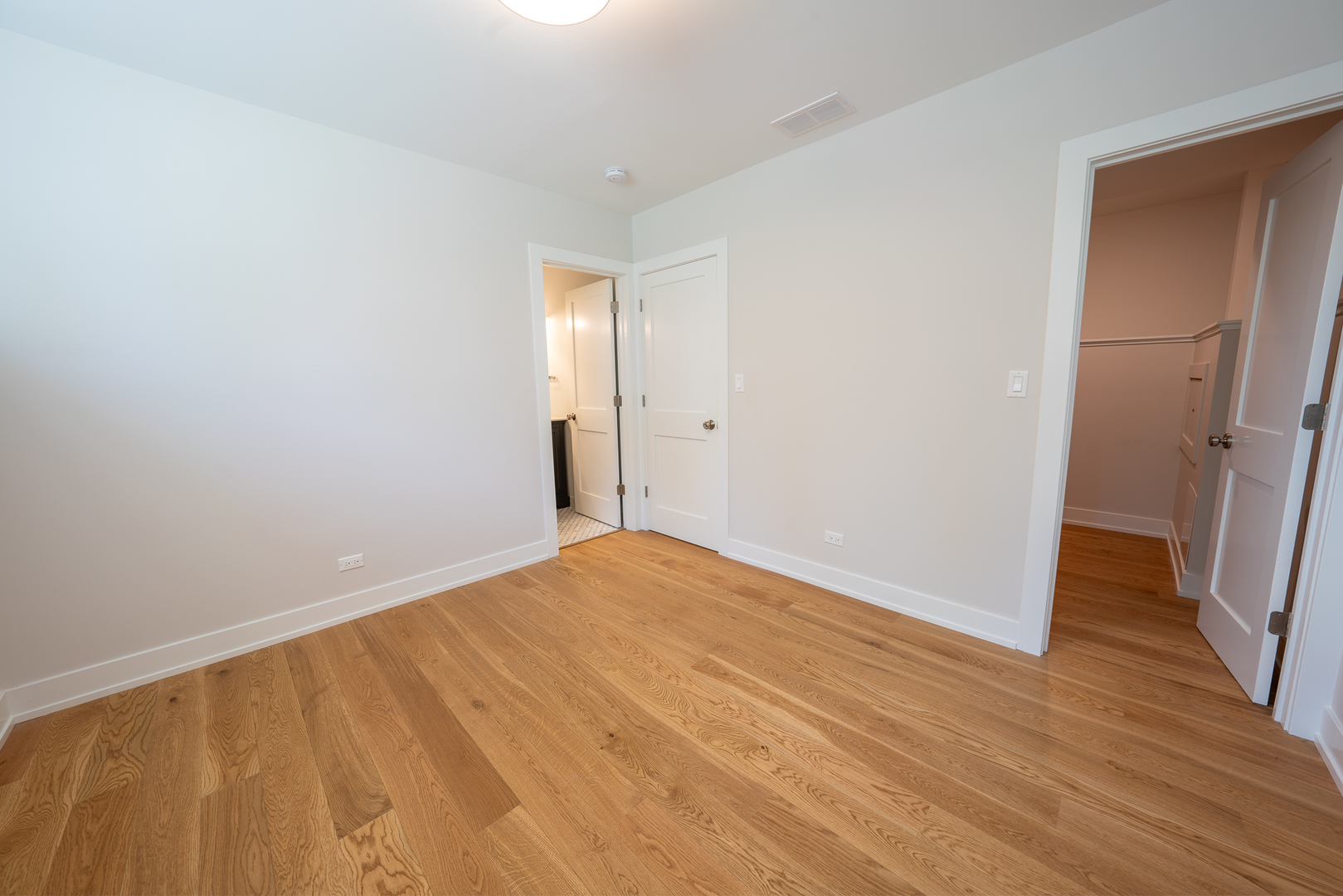 1901 W Berwyn Avenue 1 Property Photo 9